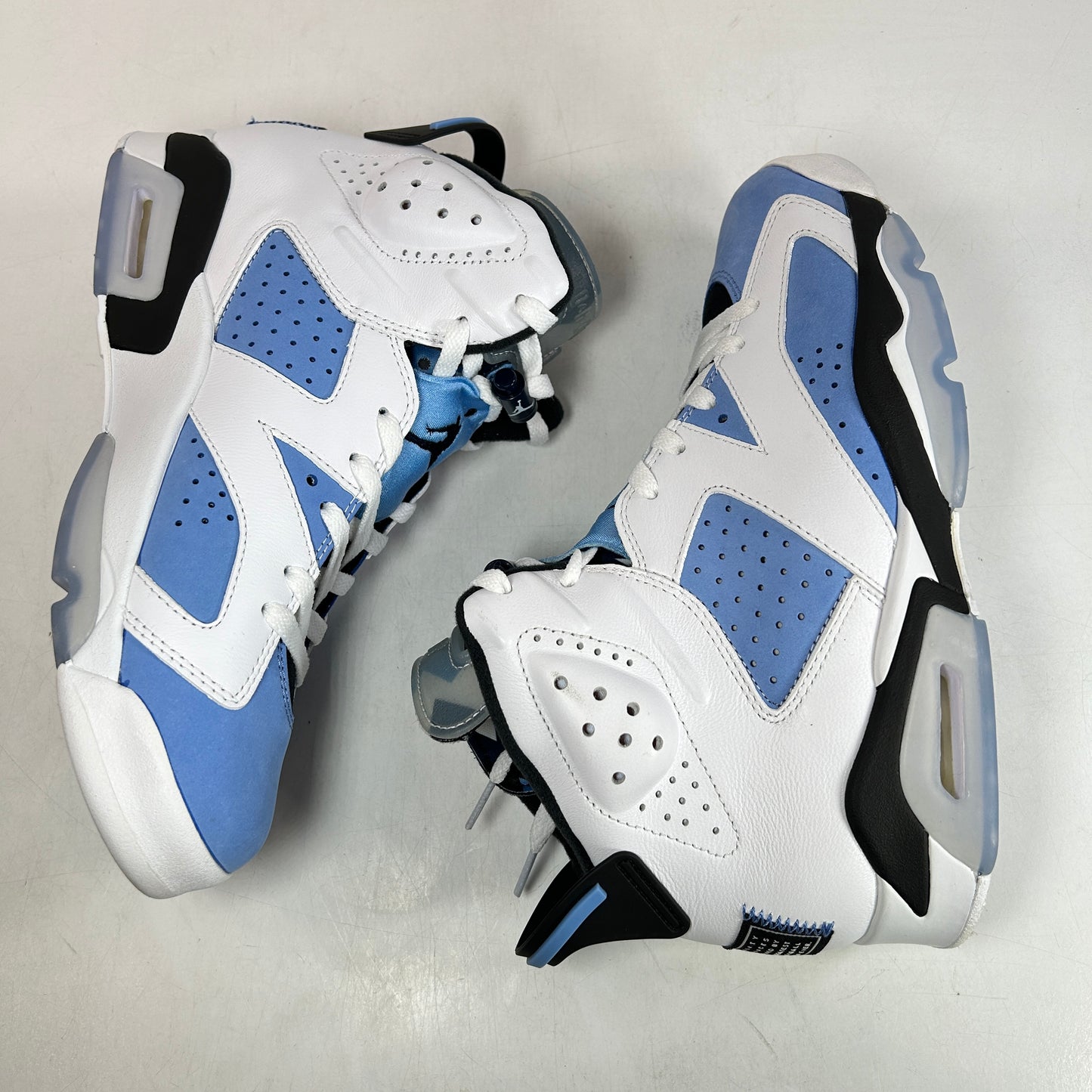 CT8529 410 Jordan 6 Retro UNC White [USED] - 9 M (Used2)