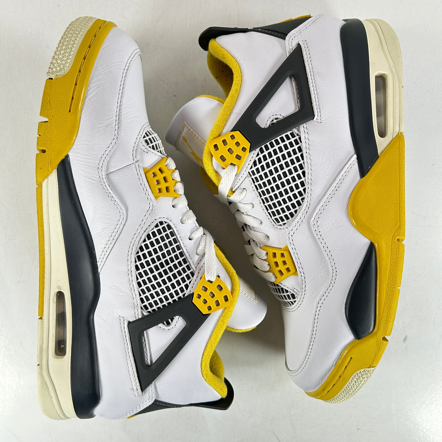 AQ9129 101 Jordan 4 Retro Vivid Sulfur (Women's) [USED] - 11 W (Used)