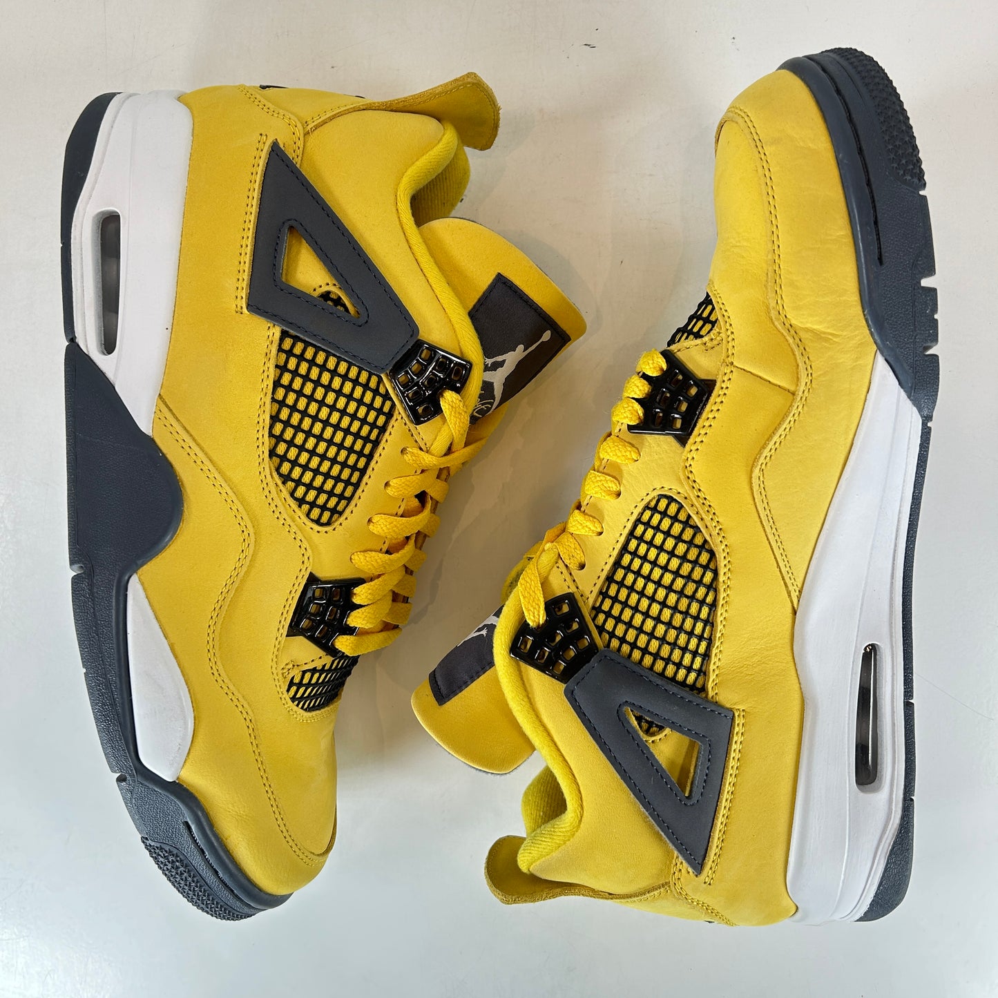 CT8527 700 Jordan 4 Retro Lightning (2021) [USED] - 11 M (Used)