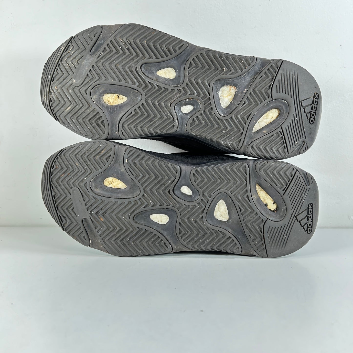FU6684 Adidas Yeezy Boost 700 V2 Vanta [USED] - 9.5 M (Used)
