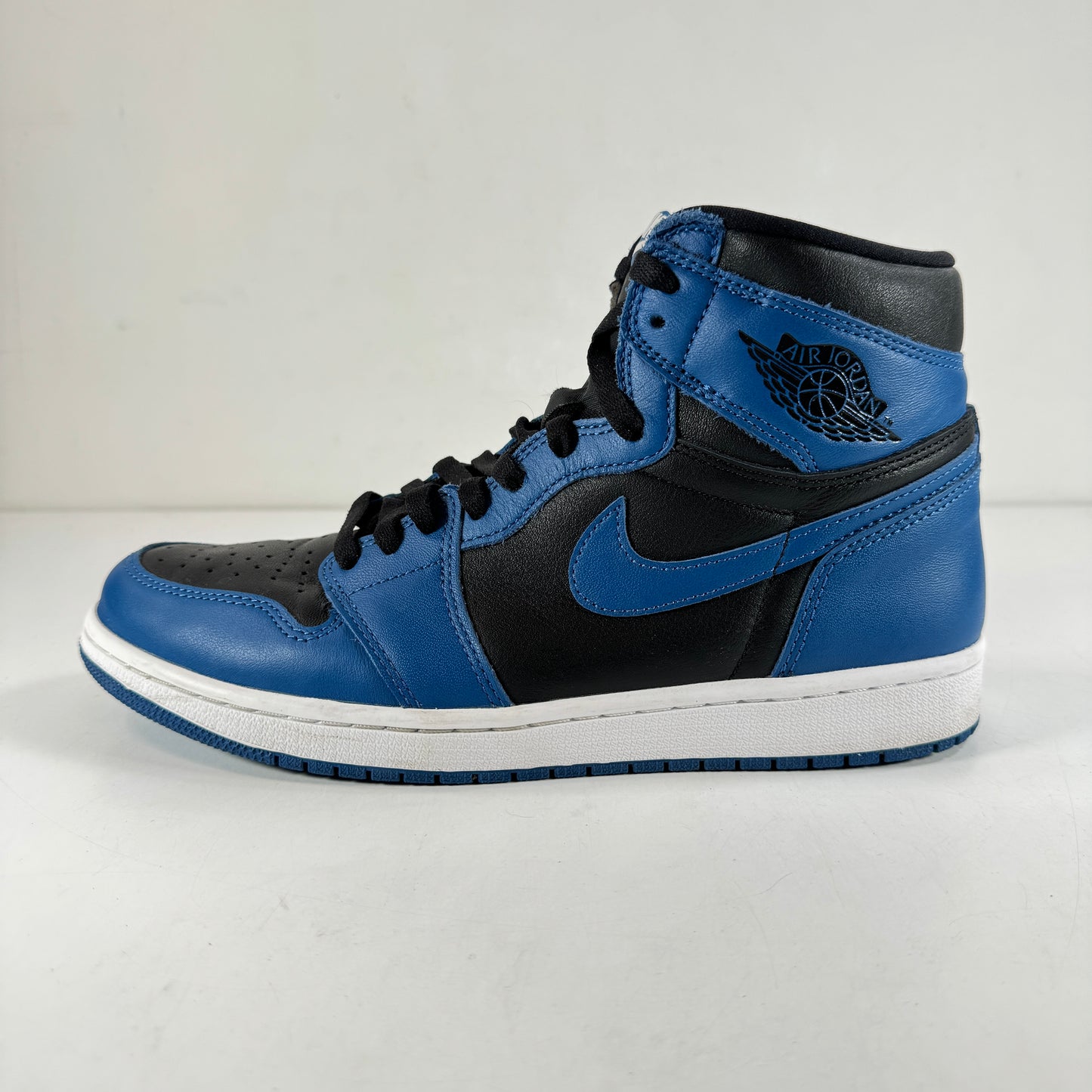 555088 404 Jordan 1 Retro High OG Dark Marina Blue [USED] - 9.5 M (Used)