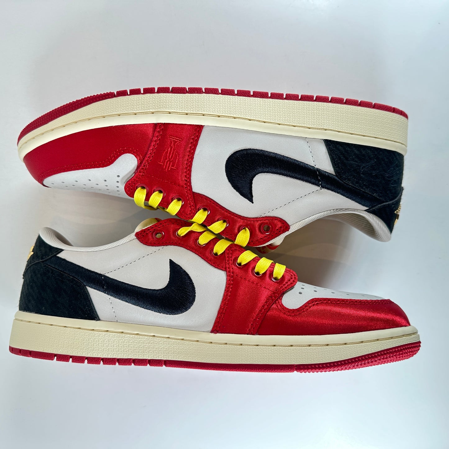 FN0432 100 Jordan 1 Retro Low OG Trophy Room Away [USED] - 9 M (VNDS)