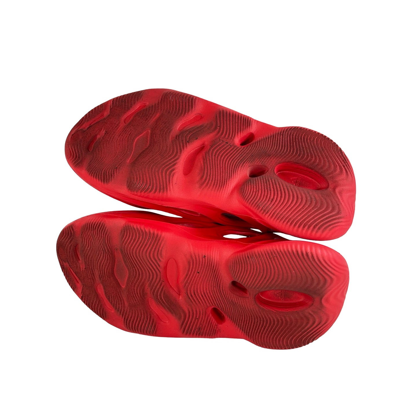 GW3355 Yeezy Espuma RNNR Bermellón