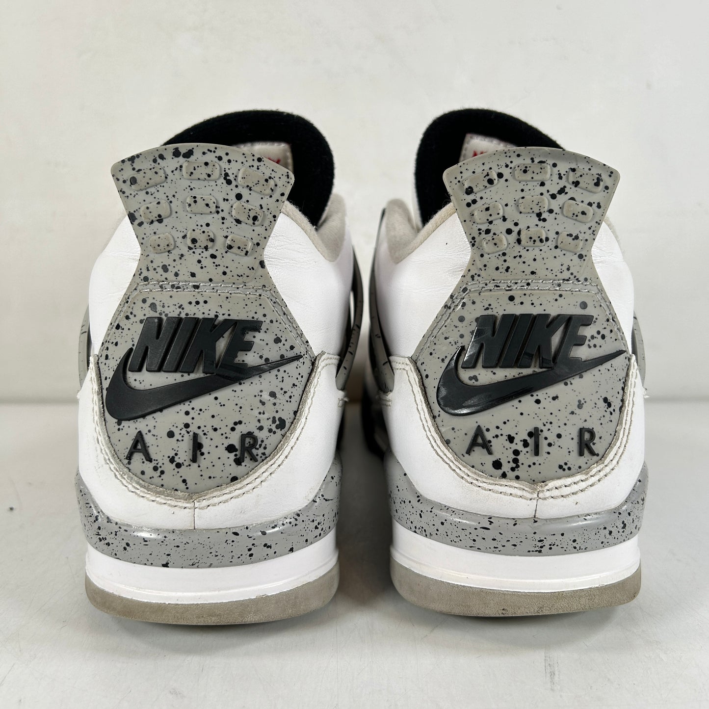 840606 192 Jordan 4 White Cement [USED] - 9 M (Used) (No Box)