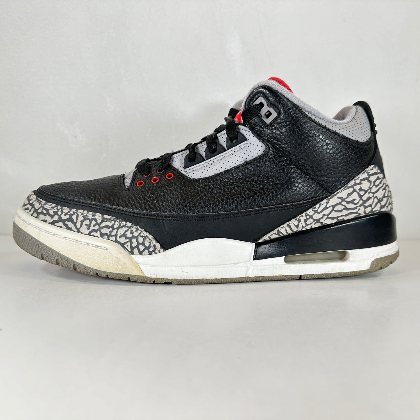 854262 001 Jordan 3 Negro Cemento 2018