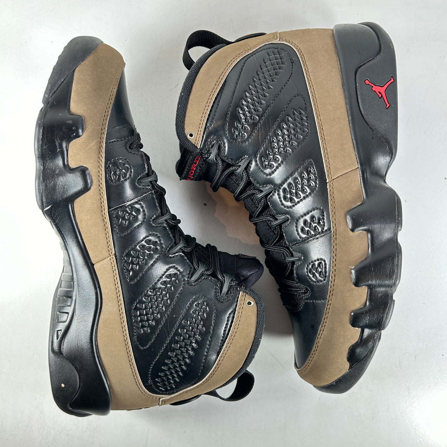 302370 020 Jordan 9 Retro Olive (2012) [USED] - 7 M (Used) (No Box)