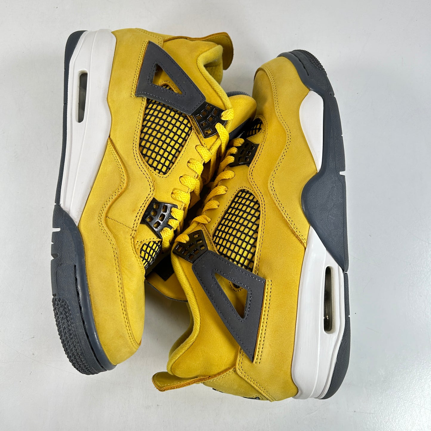 CT8527 700 Jordan 4 Retro Lightning (2021) [USED] - 11 M (Used) (No Box2)