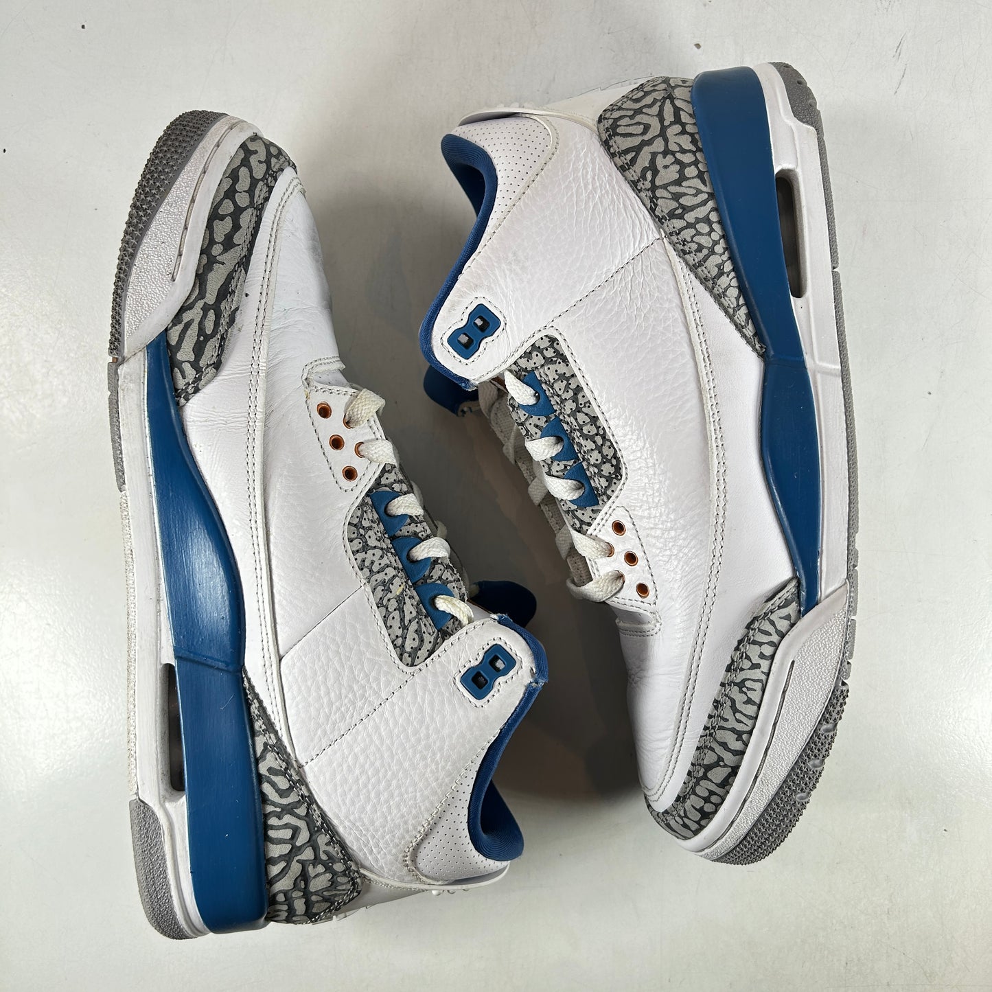 CT8532 148 Jordan 3 Retro Magos