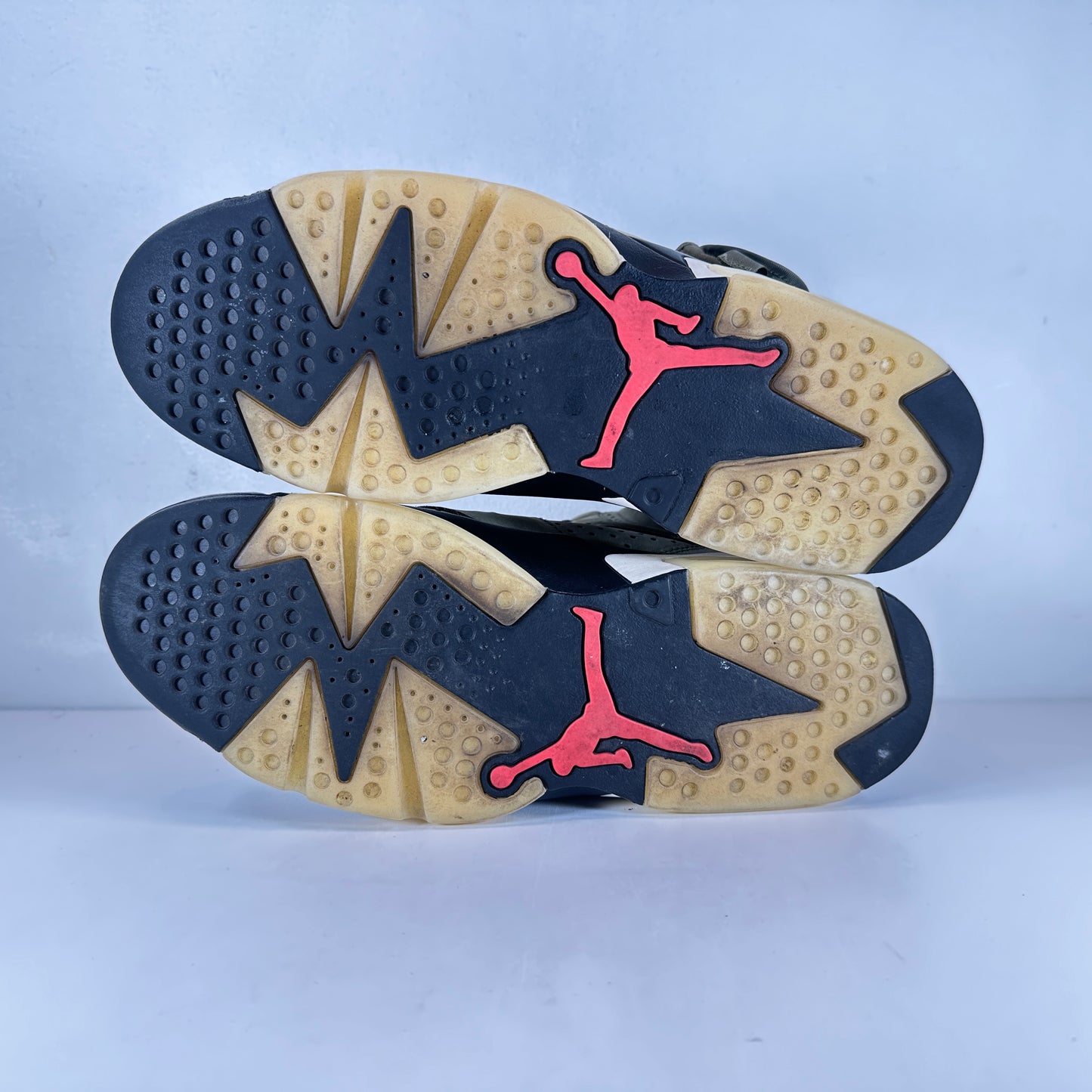 CN1084 200 Jordan 6 Retro Travis Scott [USED] - 10 M (Used)