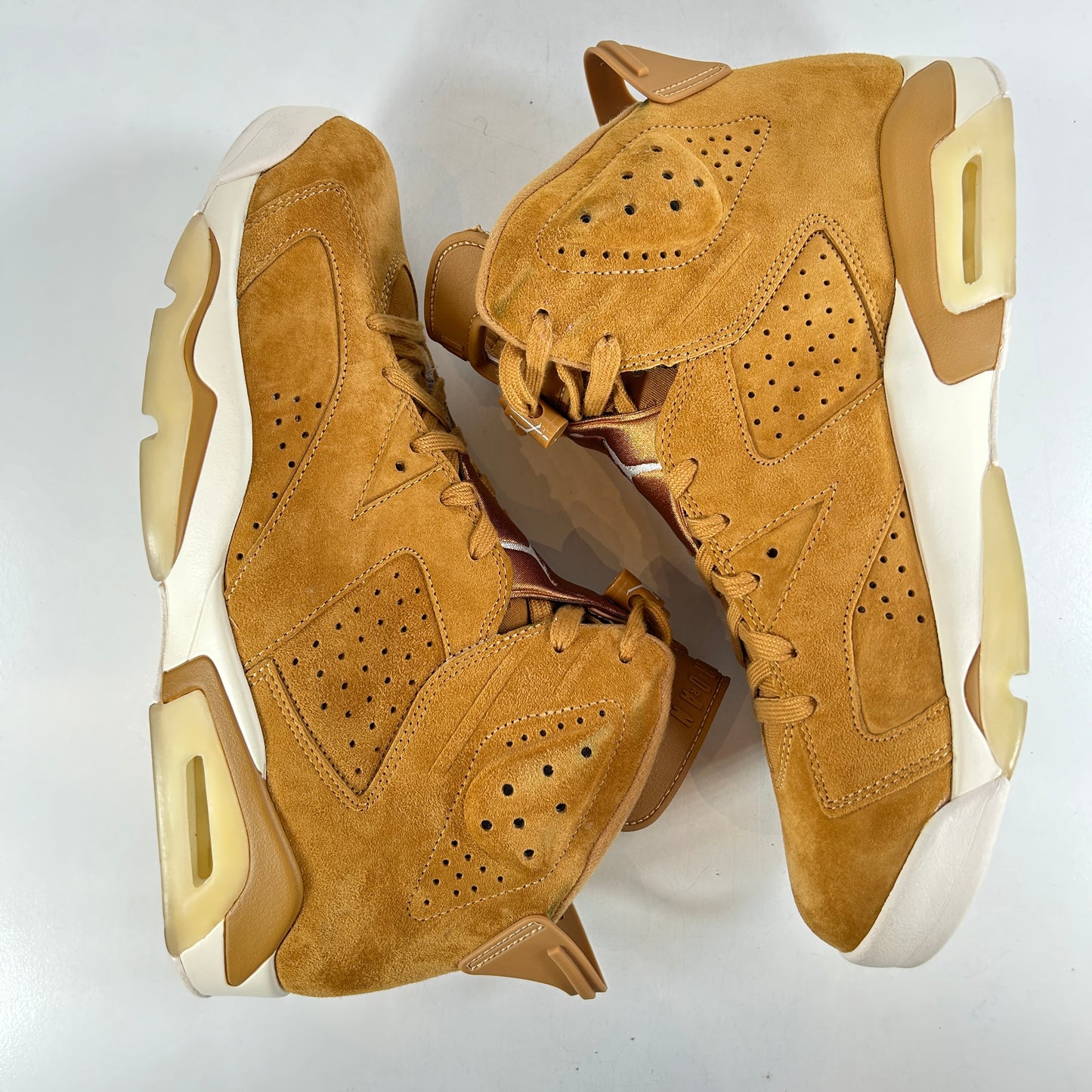 384664 705 Jordan 6 Retro Wheat [USED] - 11.5 M (VNDS)