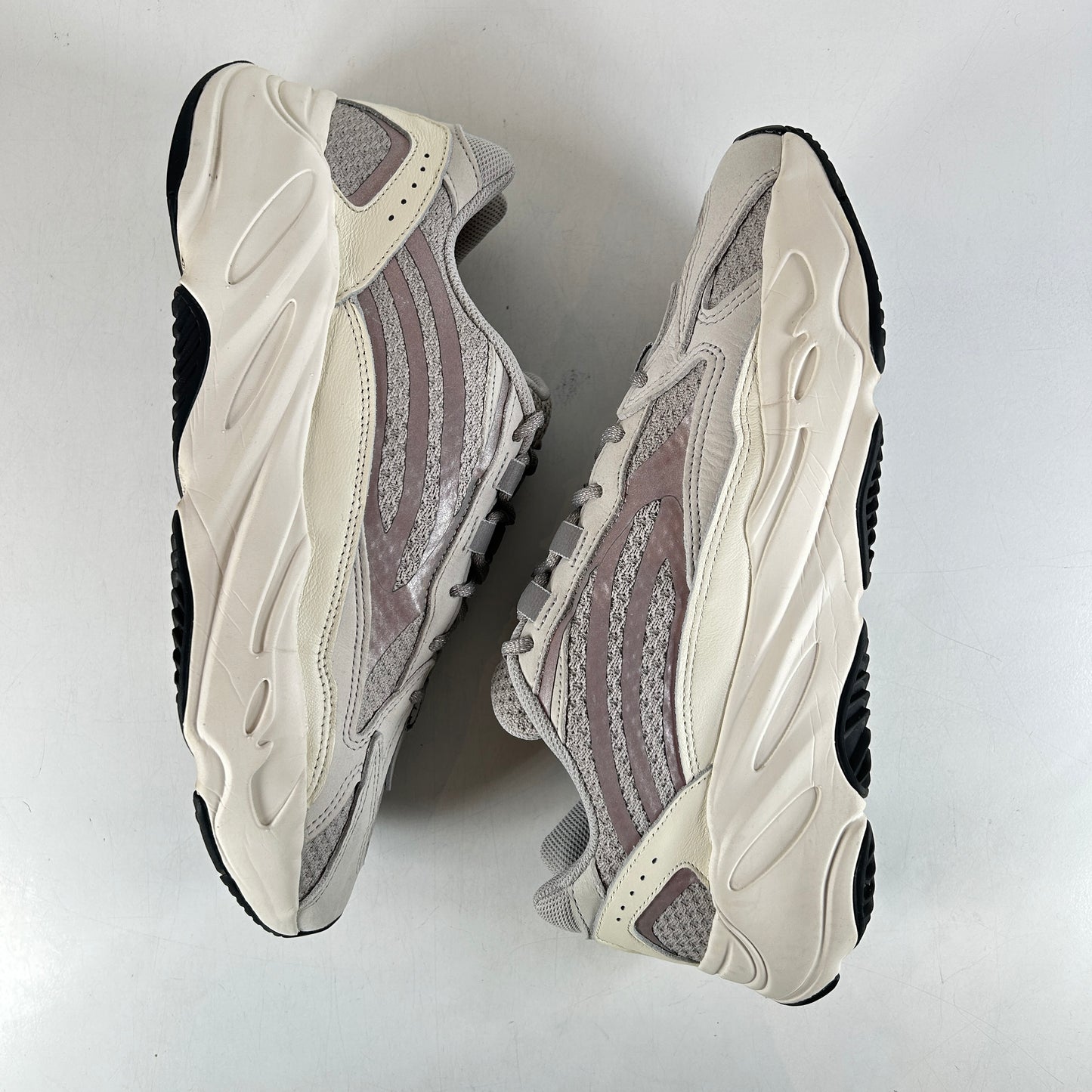 EF2829 Yeezy 700 Static [USED] - 11.5 M (Used)