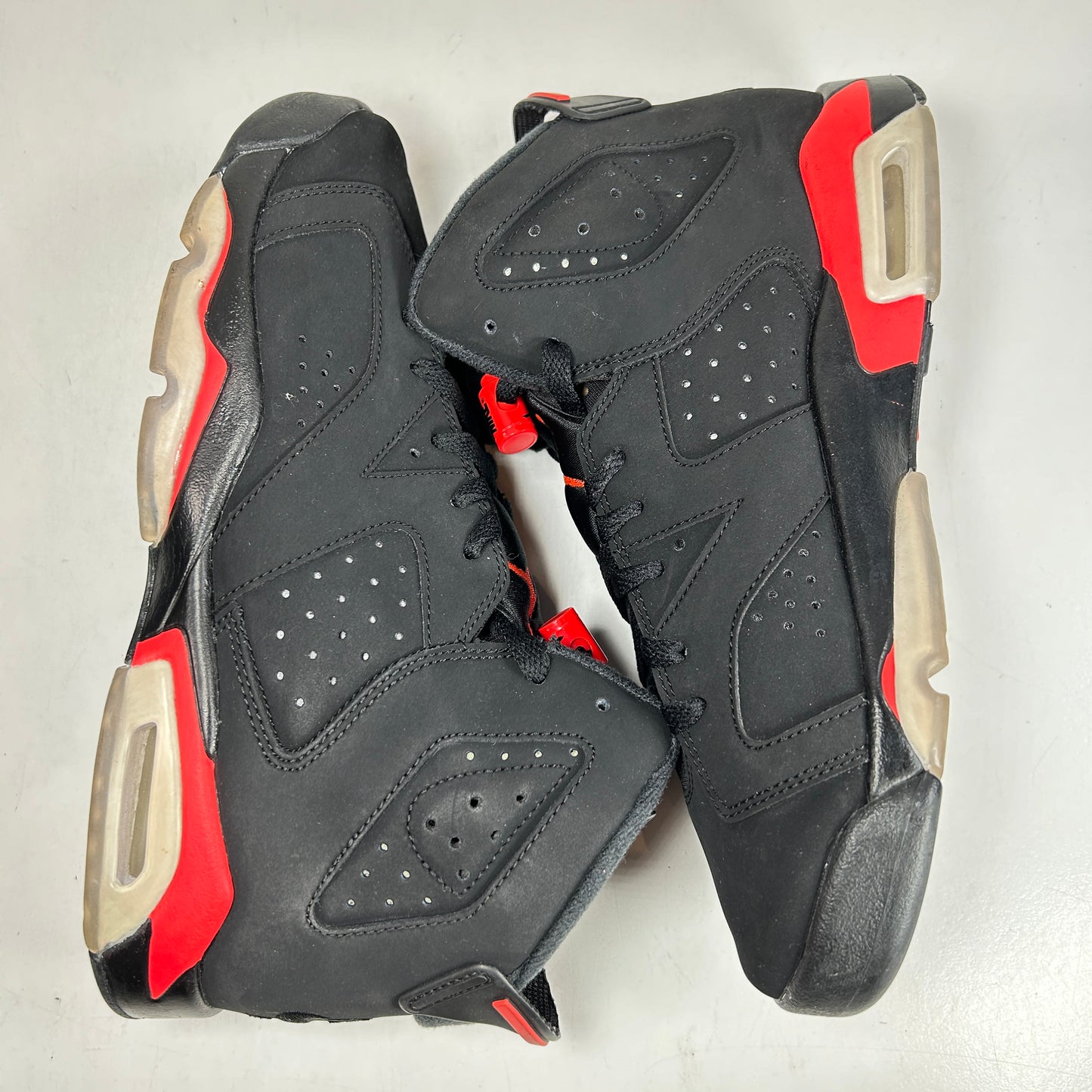 384665 060 Jordan 6 Retro Black Infrared (2019) (GS) [USED] - 6.5 Y (Used)