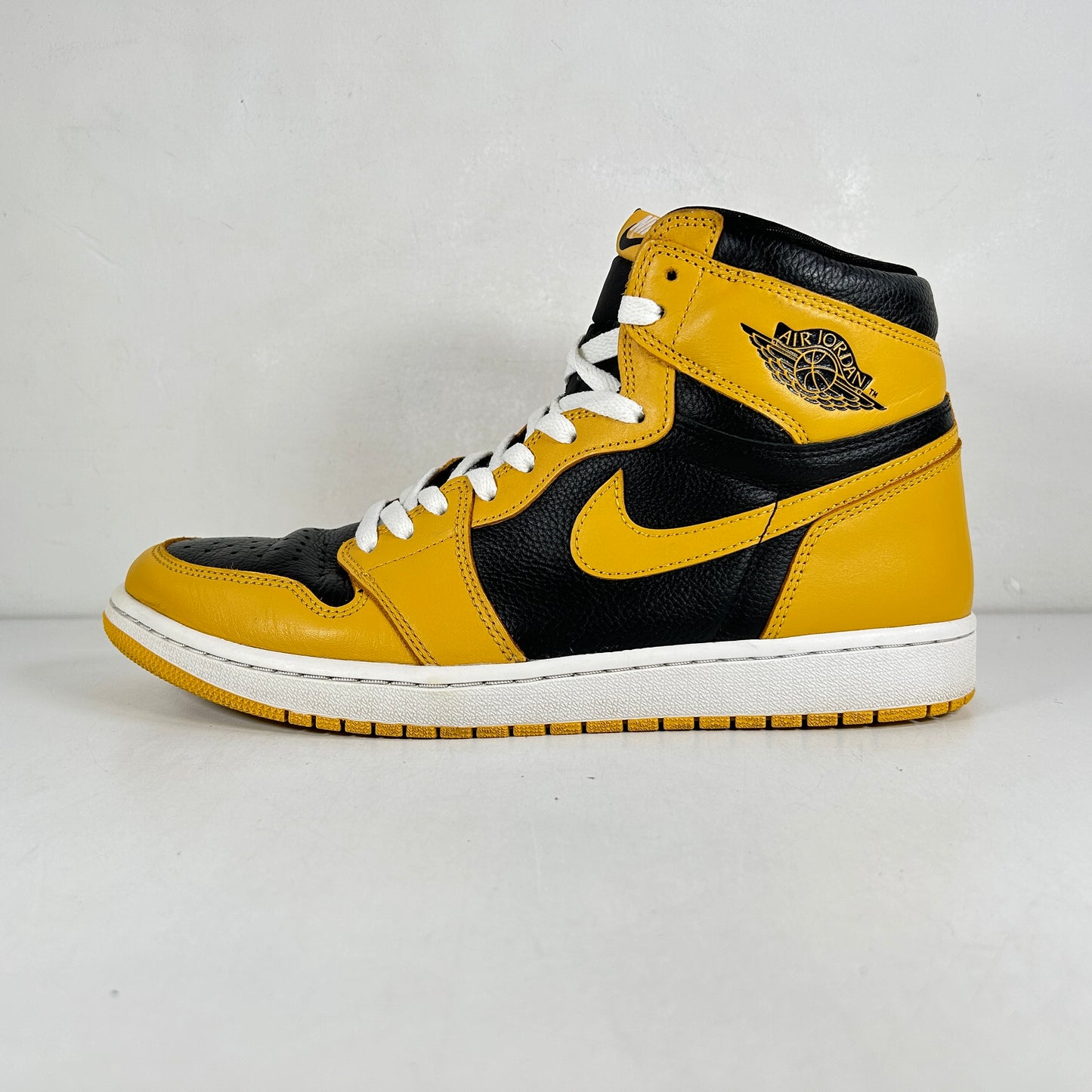 555088 701 Jordan 1 Pollen [USED] - 12.5 M (Used) (No Box)