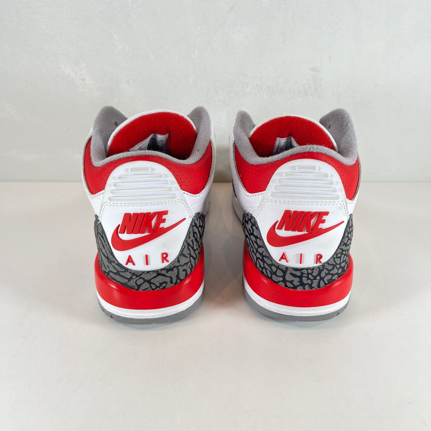 DM0967 160 Jordan 3 Retro Fire Red (2022) (GS) [USED] - 7 Y (Used2)