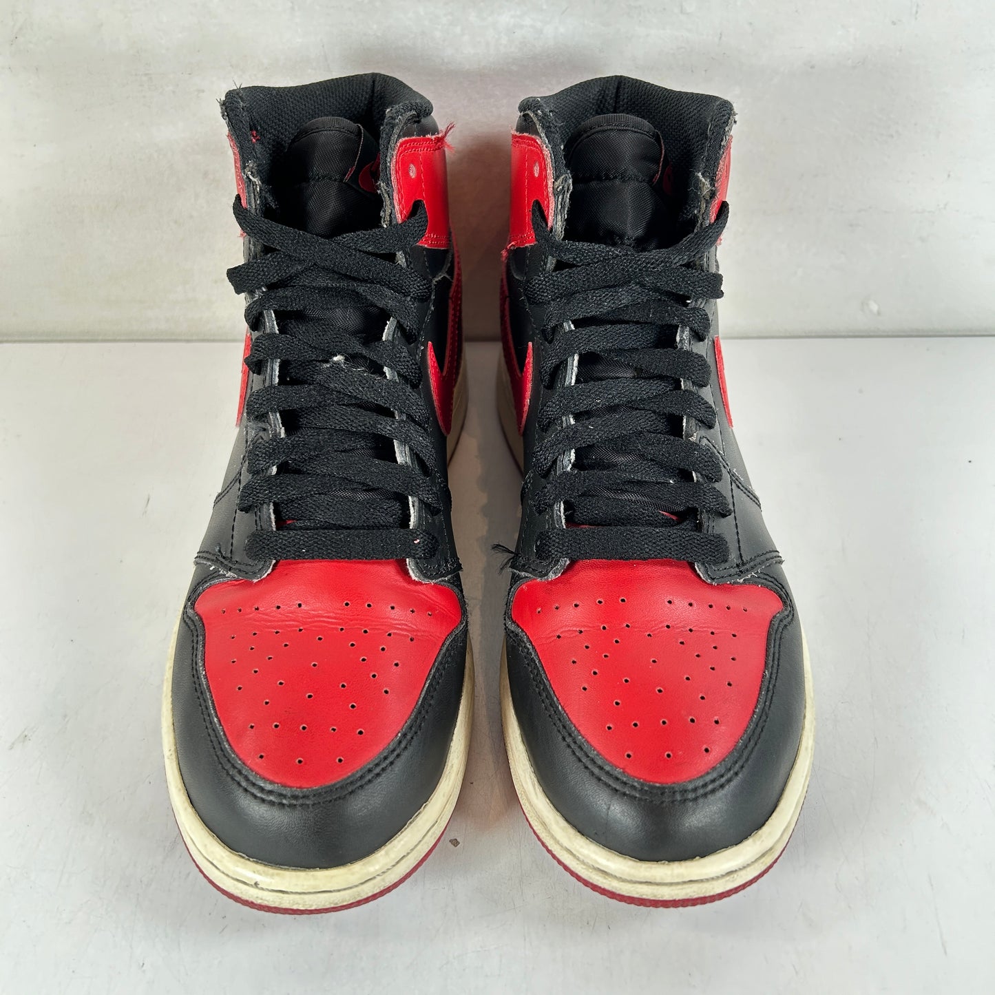 575441 001 Jordan 1 Retro Bred Banned (2016) (GS) [USED] - 7 Y (Used2)