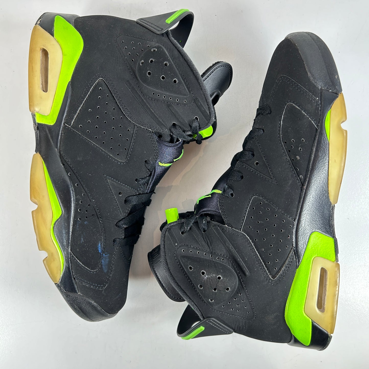 CT8529 003 Jordan 6 Retro Verde Eléctrico