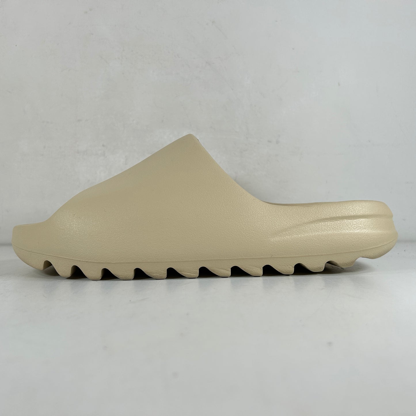 FZ5897 Adidas Yeezy Slide Bone (2022/2023 Restock) [USED] - 11 M (Used)