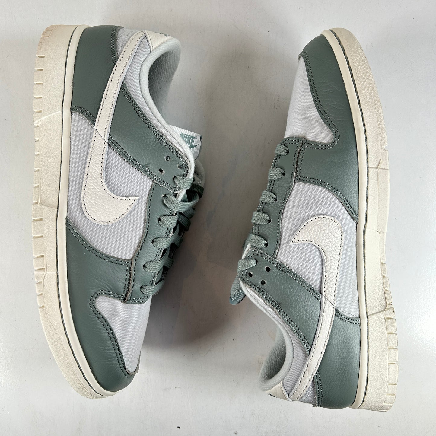 DV7212 300 Nike Dunk Low Mica Green [USED] - 10 M (Used)