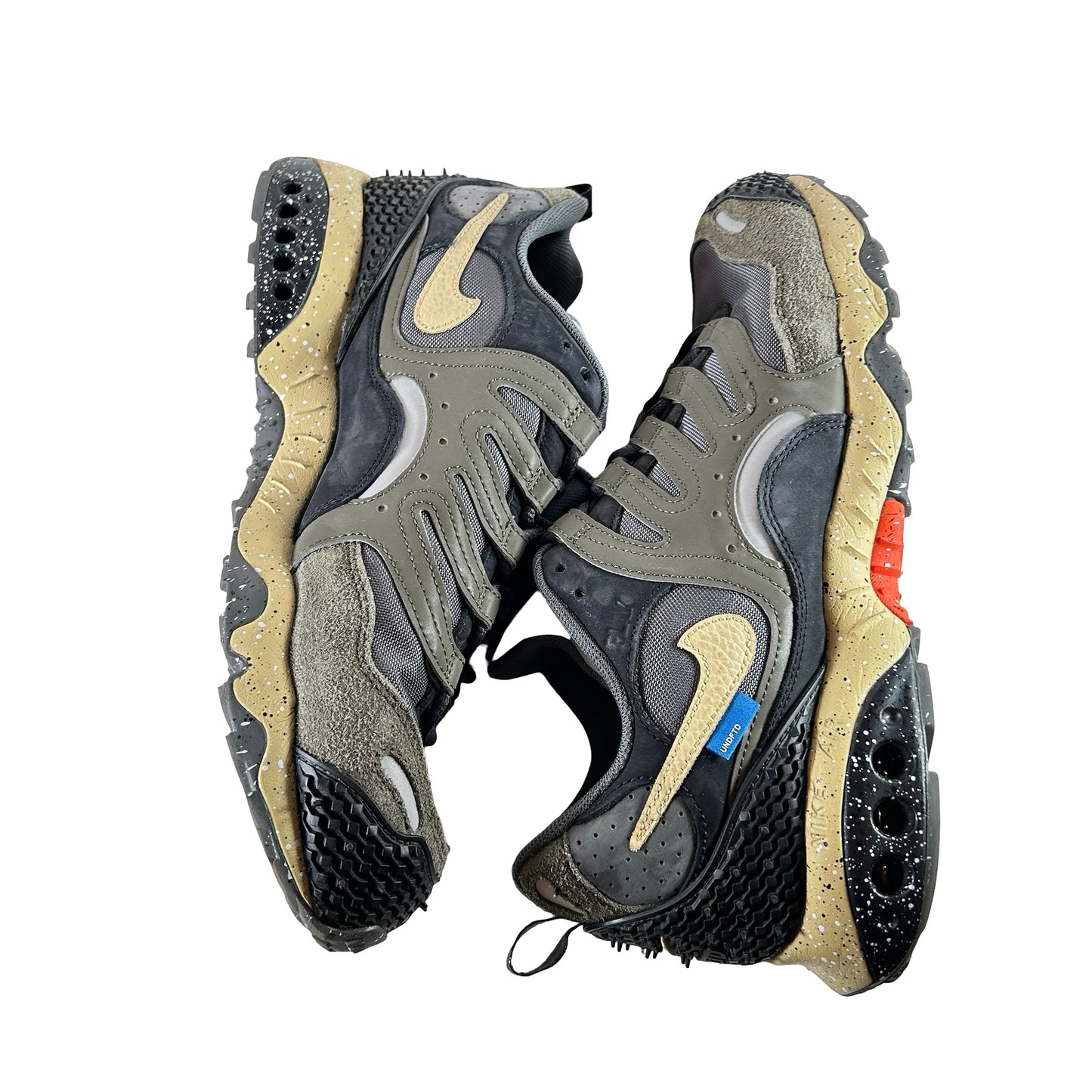 FN7546 300 Undefeated x Air Terra Humara Cargo Khaki [USED] - 13 M (Used2)