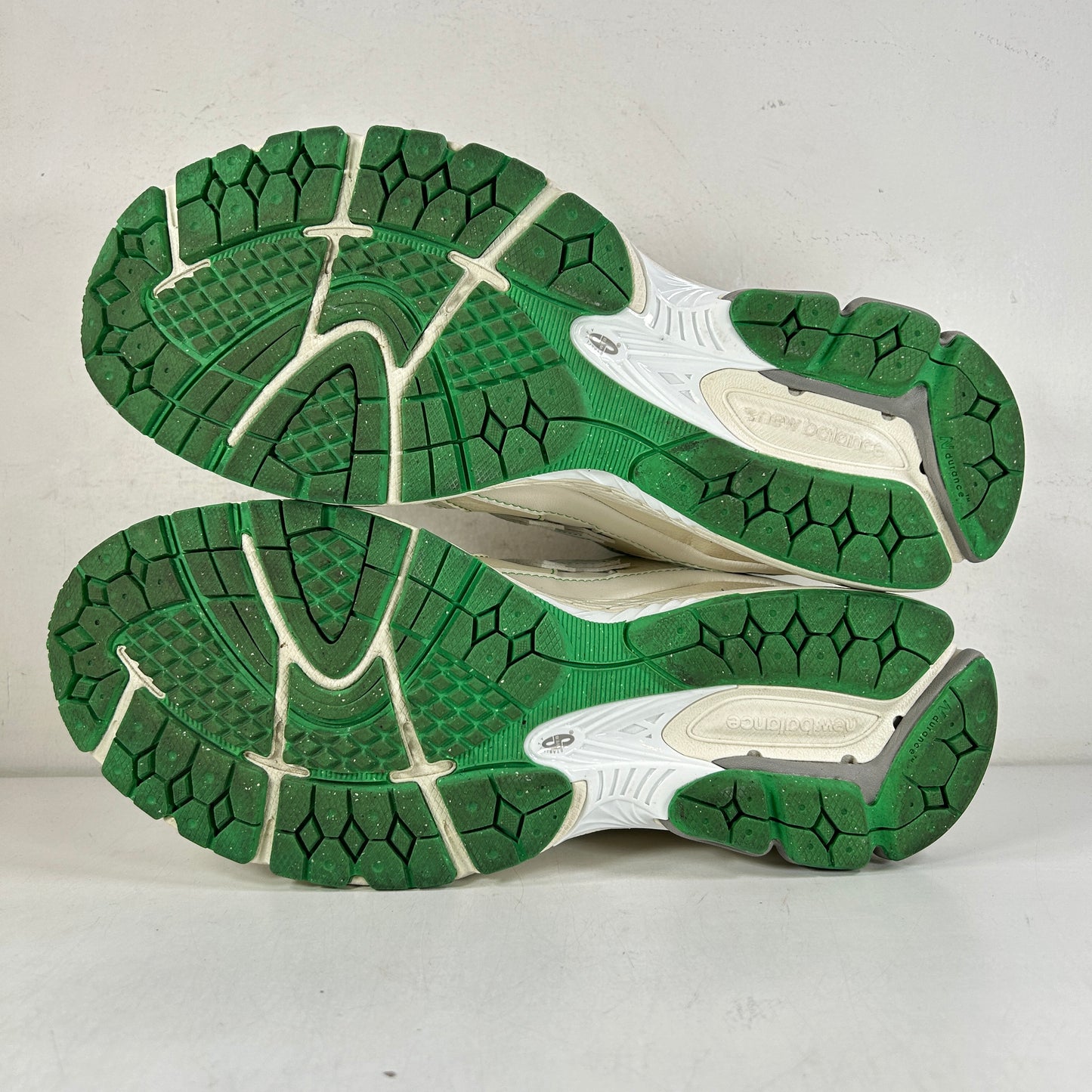 M2002RGC New Balance 2002R GANNI Turtledove [USED] - 10.5 M (Used)