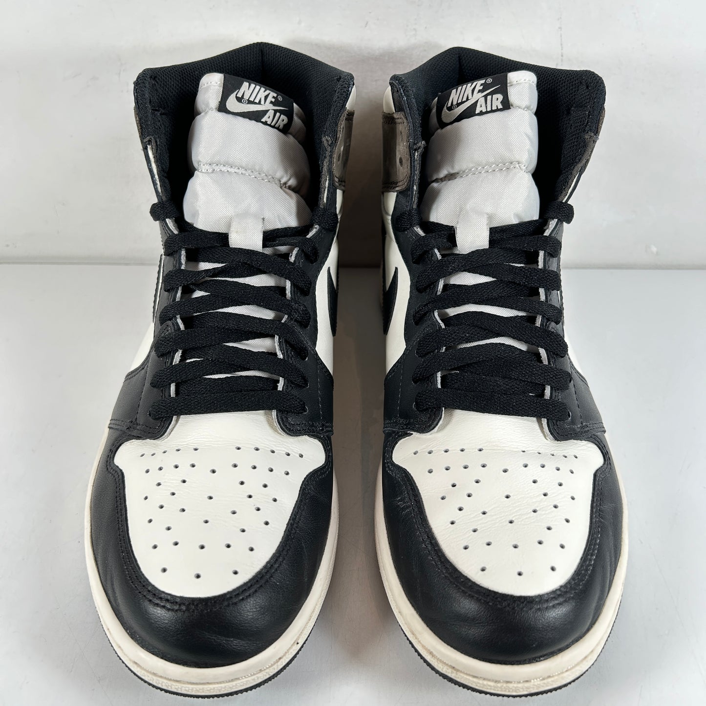 555088 105 Jordan 1 Mocha [USED] - 11 M (Used2)