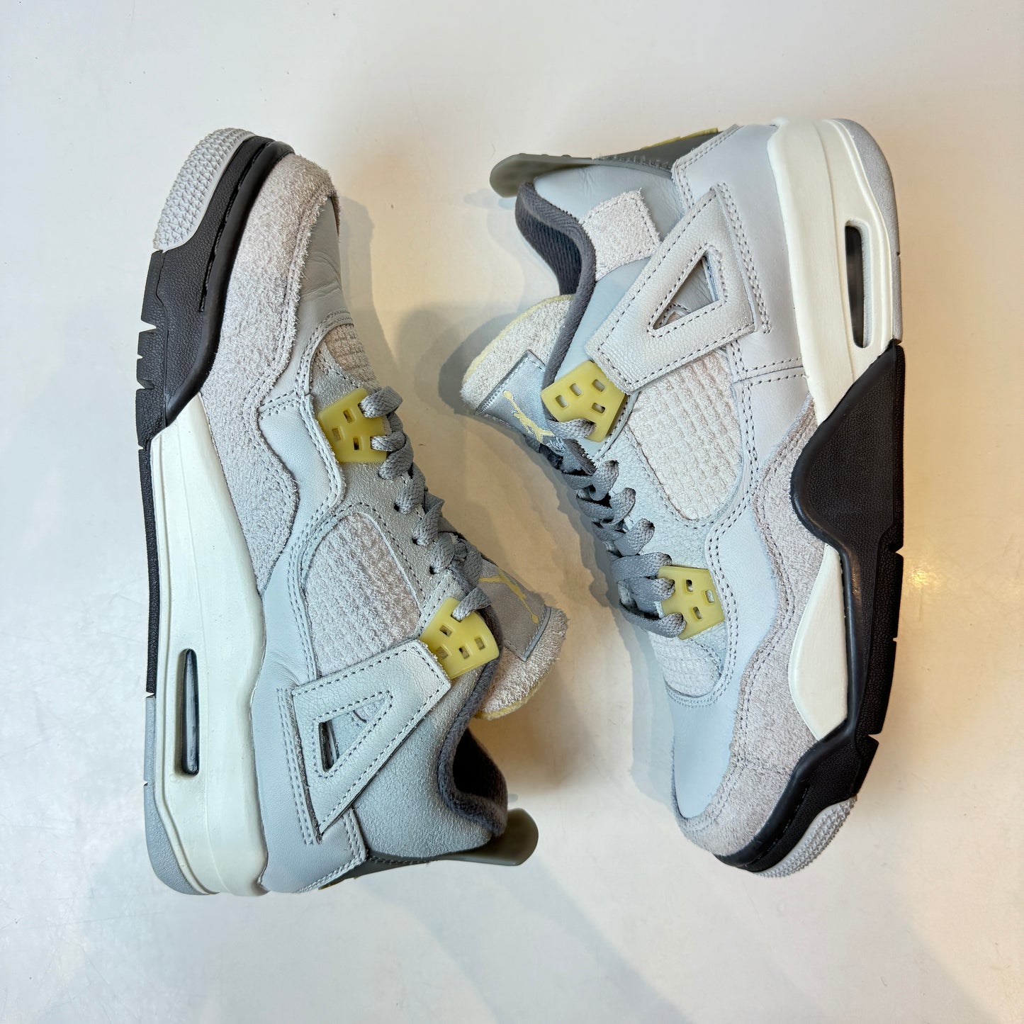 DV2262 021 Jordan 4 Retro SE Craft Photon Dust (GS) [USED] - 6 Y (Used)