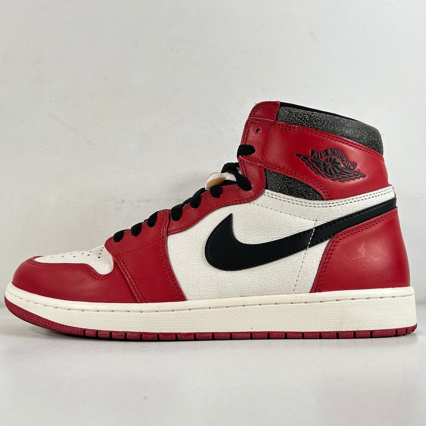 DZ5485 612 Jordan 1 Retro High OG Chicago Lost And Found [USED] - 12 M (Used2)