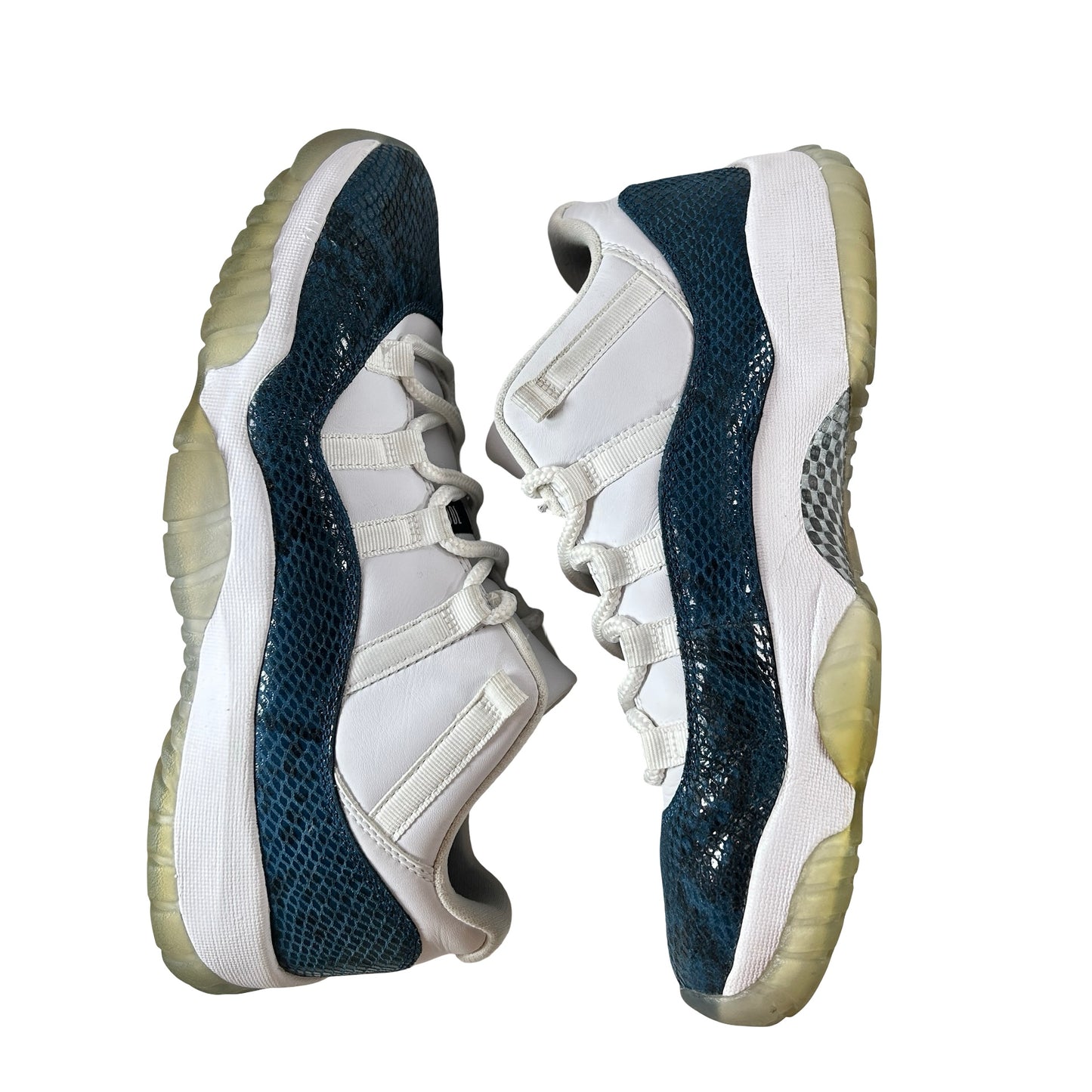 CD6846 102 Jordan 11 Retro Low Snake Navy (2019) [USED] - 9.5 M (Used)