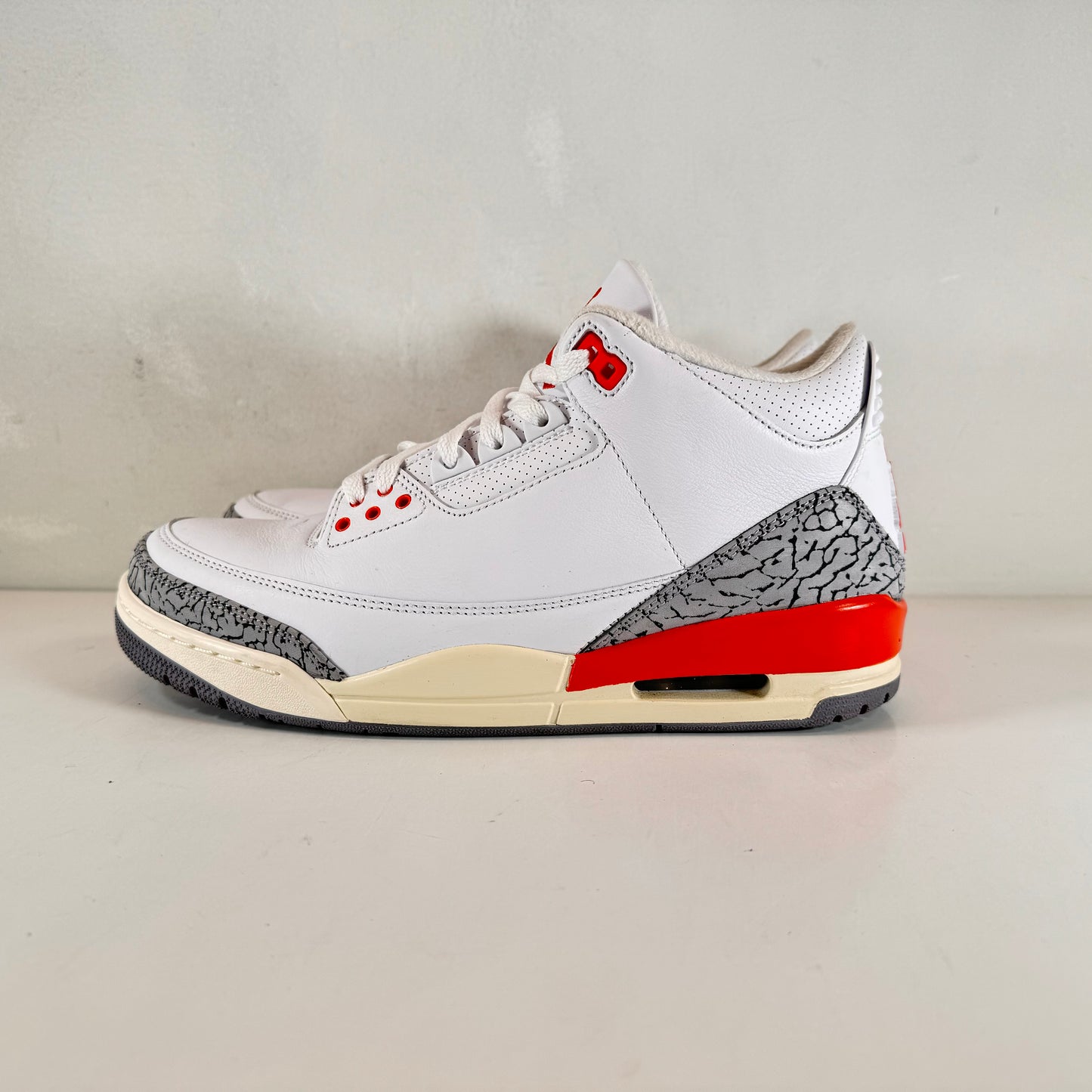 CK9246 121 Jordan 3 Retro Georgia Peach (W) [USED] - 11.5  W (Used2)