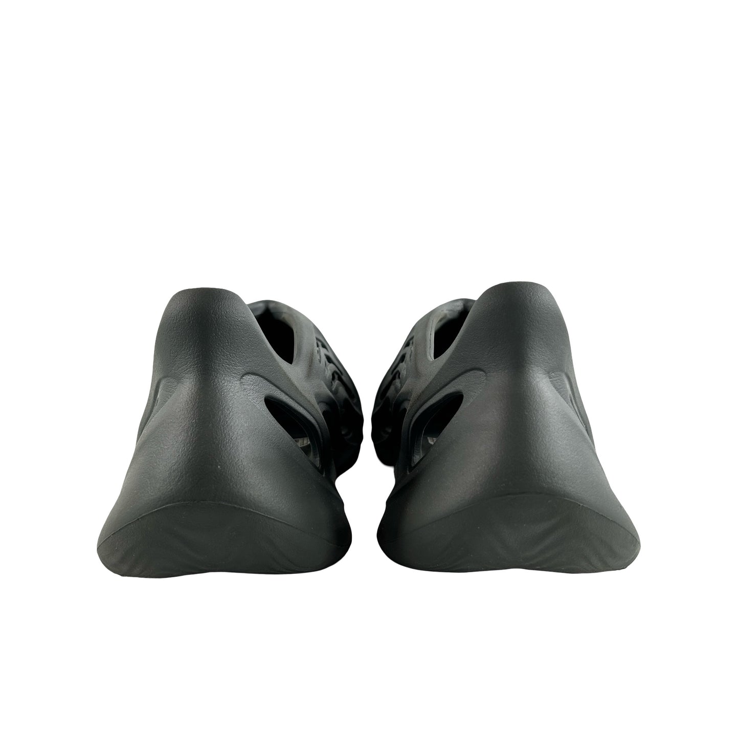 IG5349 Yeezy RNNR Carbon [USED] - 12 M (Used) (No Box)