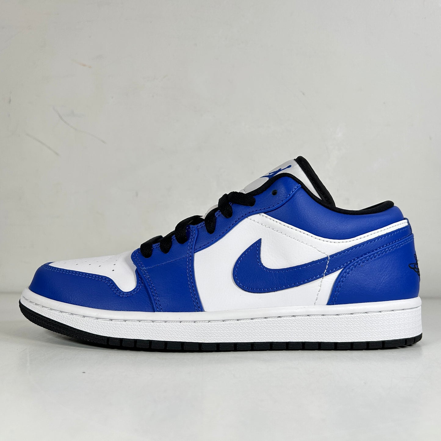 553558 124 Jordan 1 Low Game Royal [USED] - 8 M (Used)