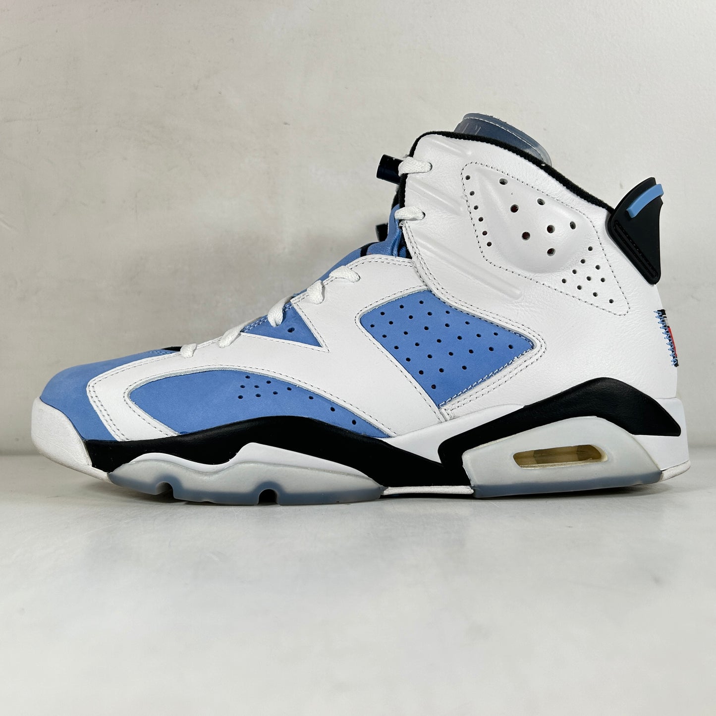 CT8529 410 Jordan 6 Retro UNC White [USED] - 13 M (Used)