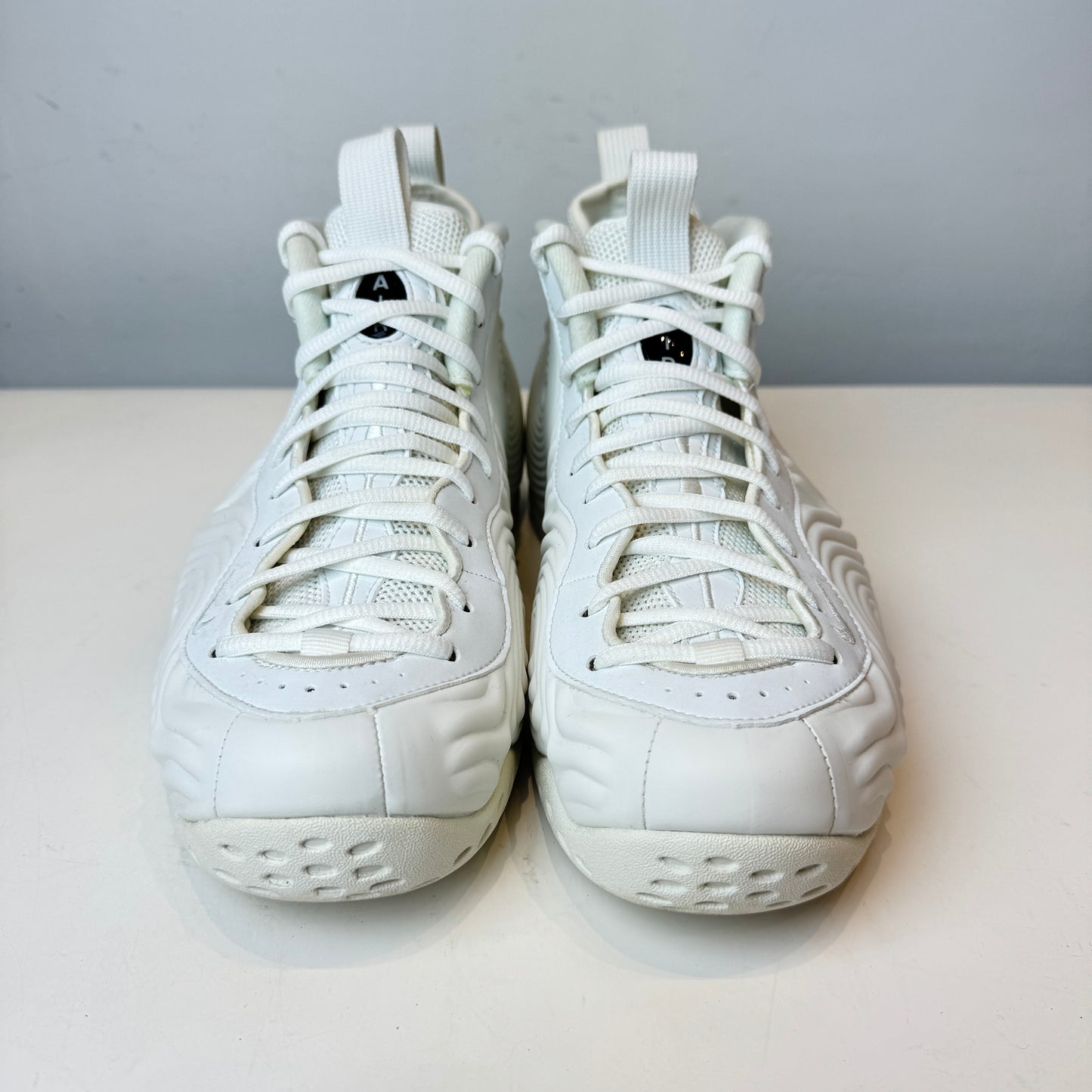 DJ7952 100 Nike Air Foamposite Uno CDG Blanco