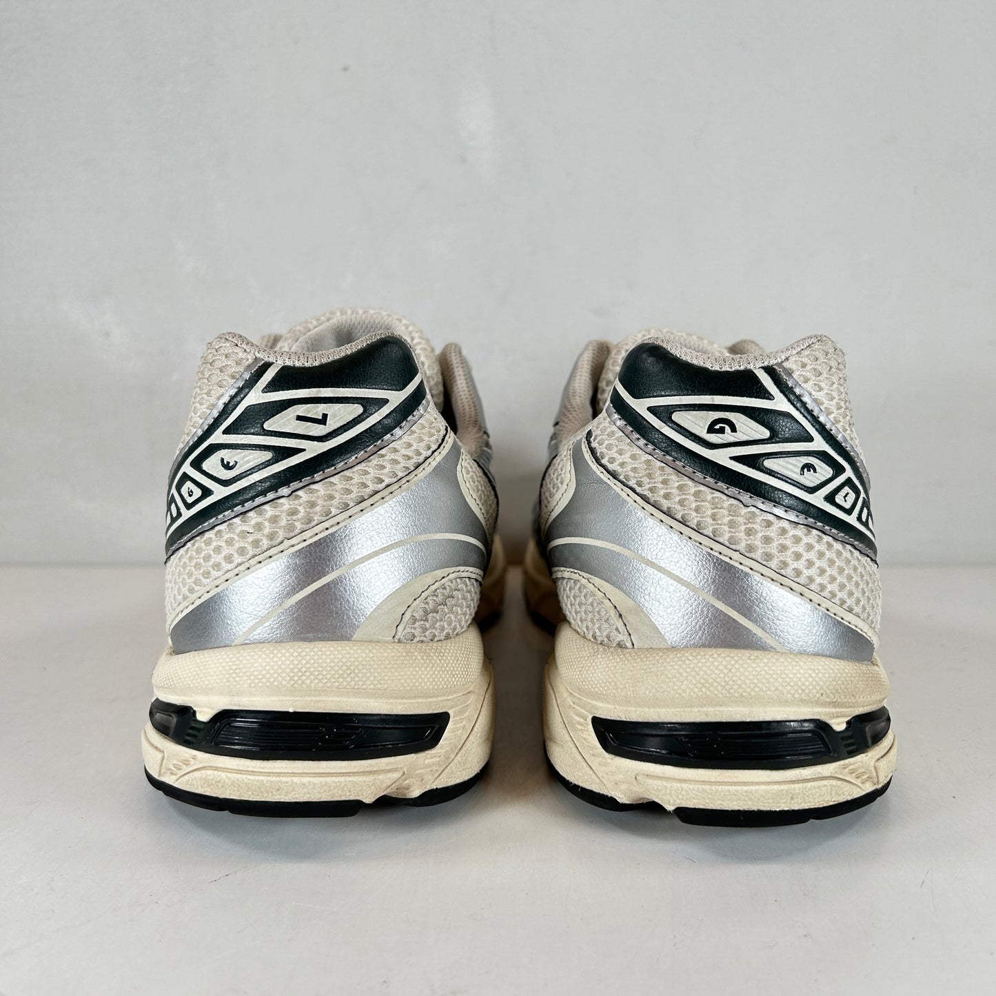 1201A956 100 ASICS Gel-1130 Kith Cream Scarab (2023) [USED] - 12 M (Used)