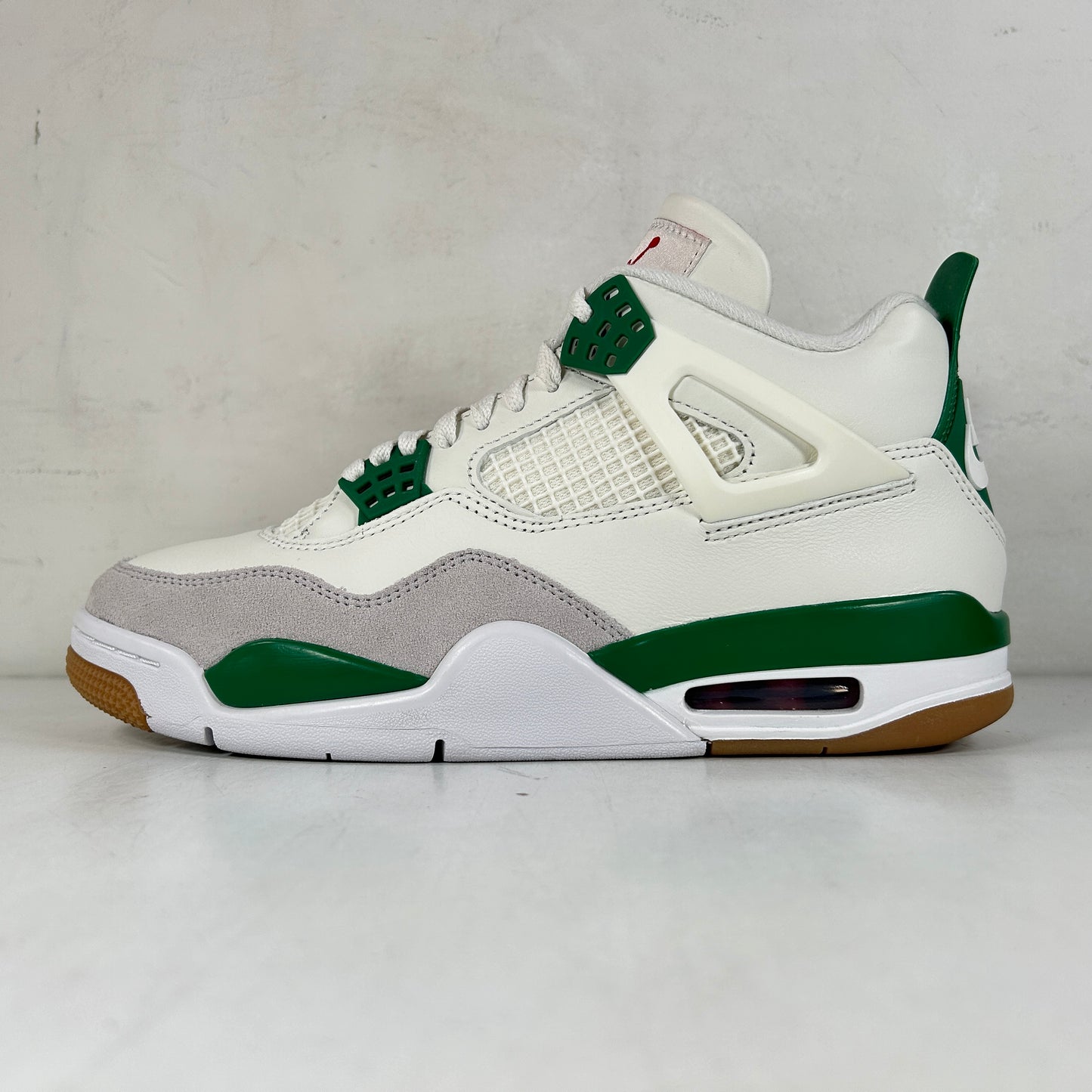 DR5415 103 Jordan 4 Retro SB Pine Green [USED] - 8 M (VNDS) (Scratch On Inner Left Foot)