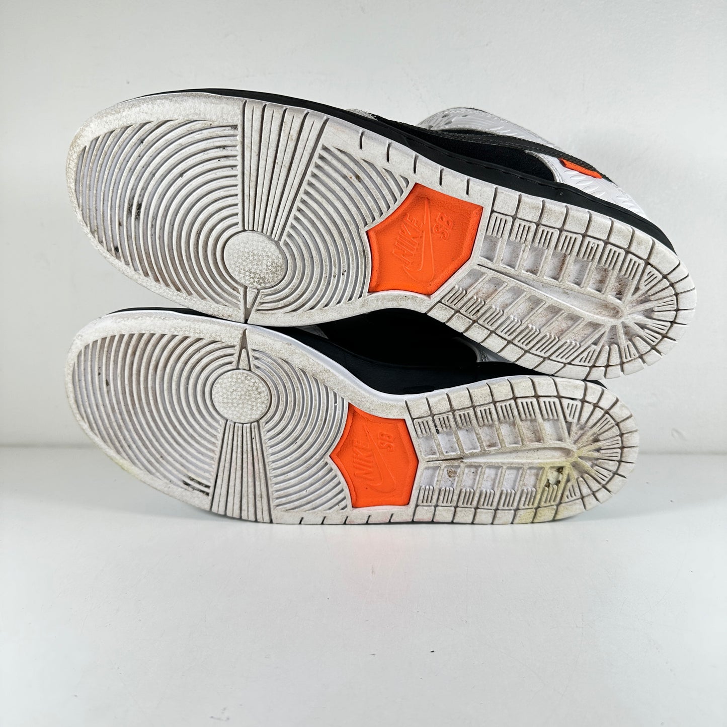 FD2629 100 Nike SB Dunk Low TIGHTBOOTH [USED] - 10.5 M (Used)