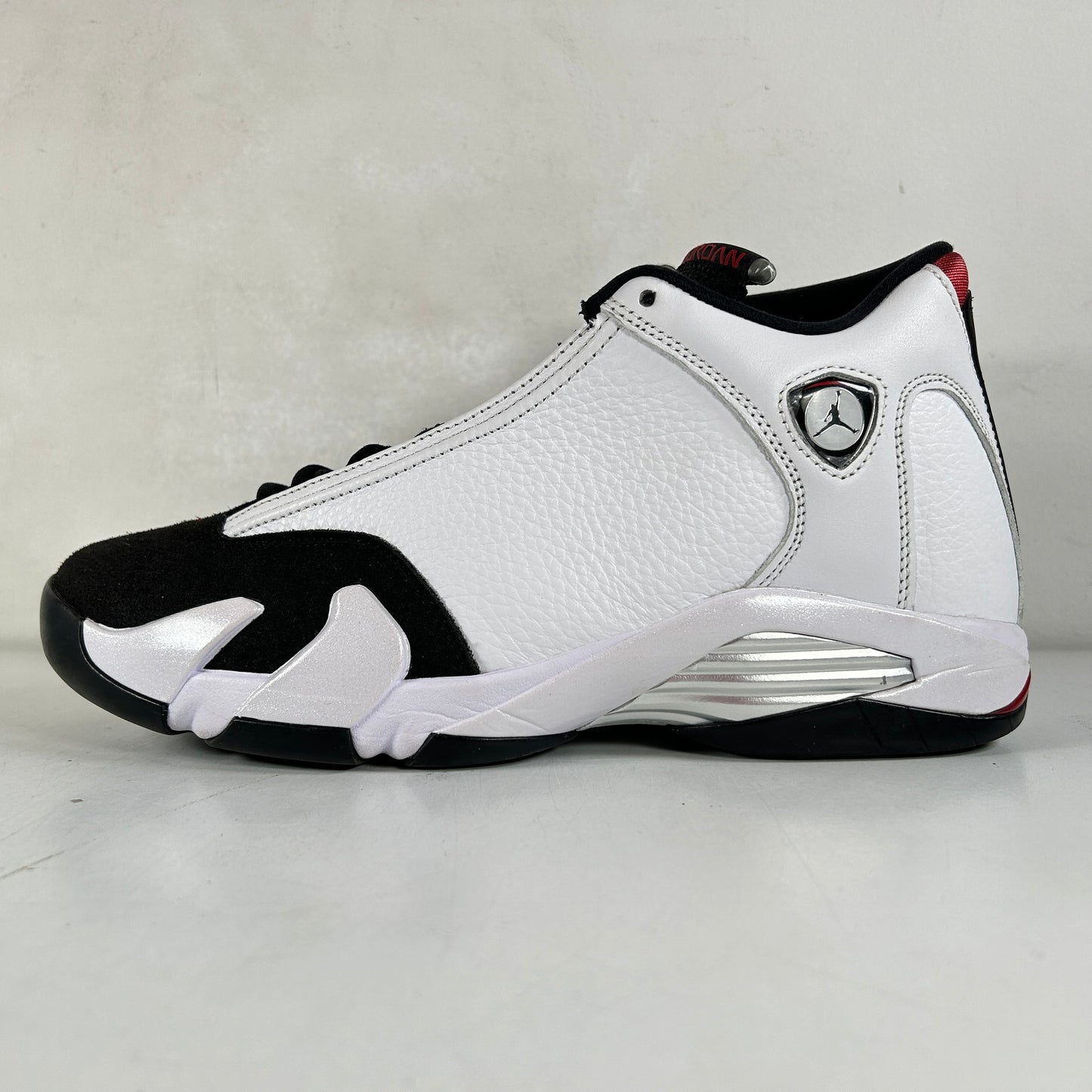 487471 160 Jordan 14 Retro Black Toe (2024) [USED] - 9.5 M (Used)