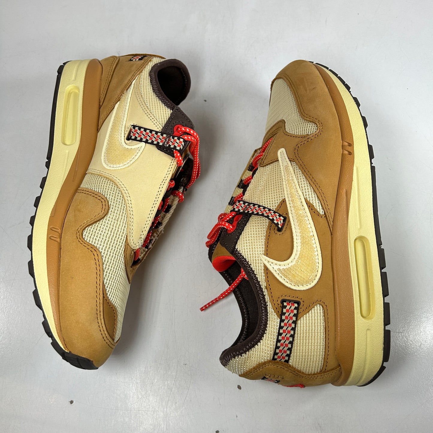 DO9392 701 Nike Air Max 1 Travis Scott Cactus Jack Trigo Limón Gota