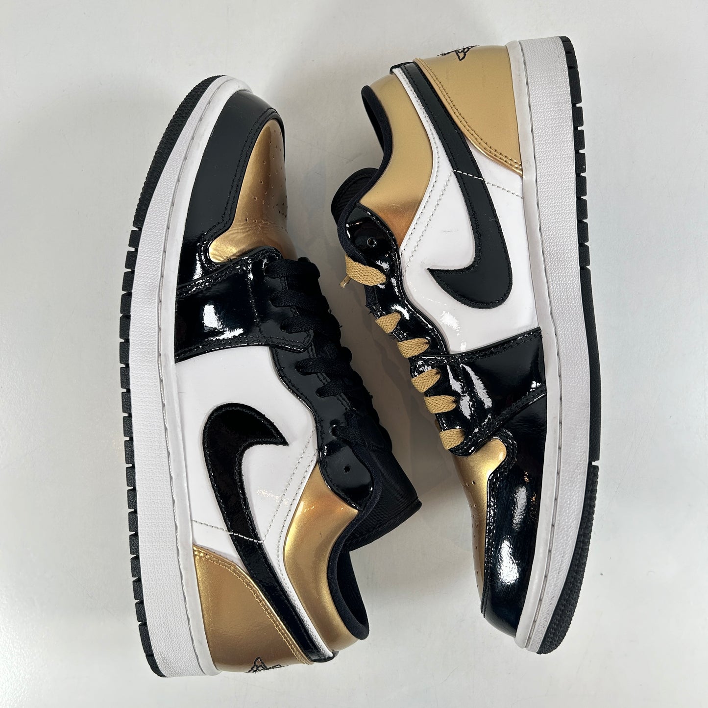 CQ9447 700 Jordan 1 Low Gold Toe [USED] - 10 M (Used)