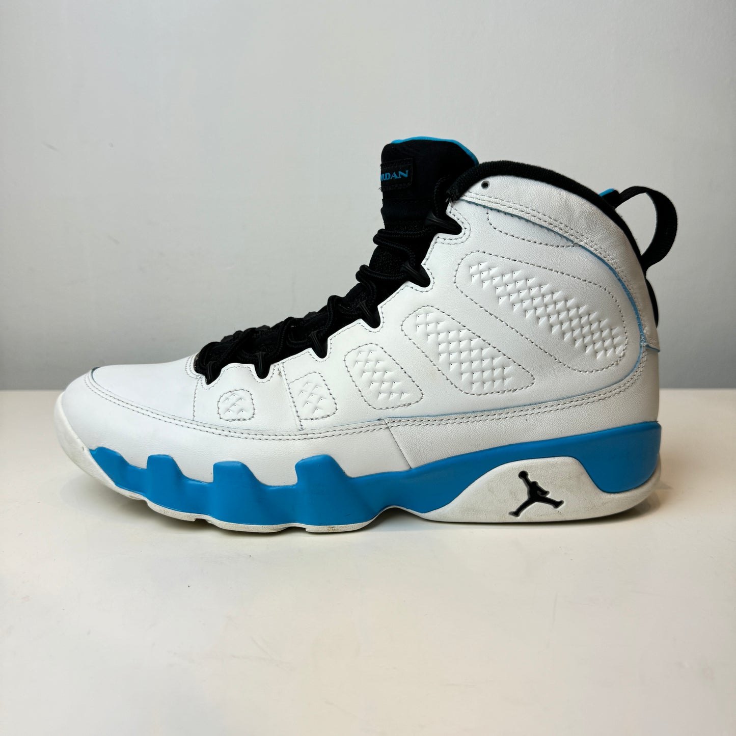 FQ8992 101 Jordan 9 Retro Powder Blue (2024) [USED] - 11.5 M (Used)