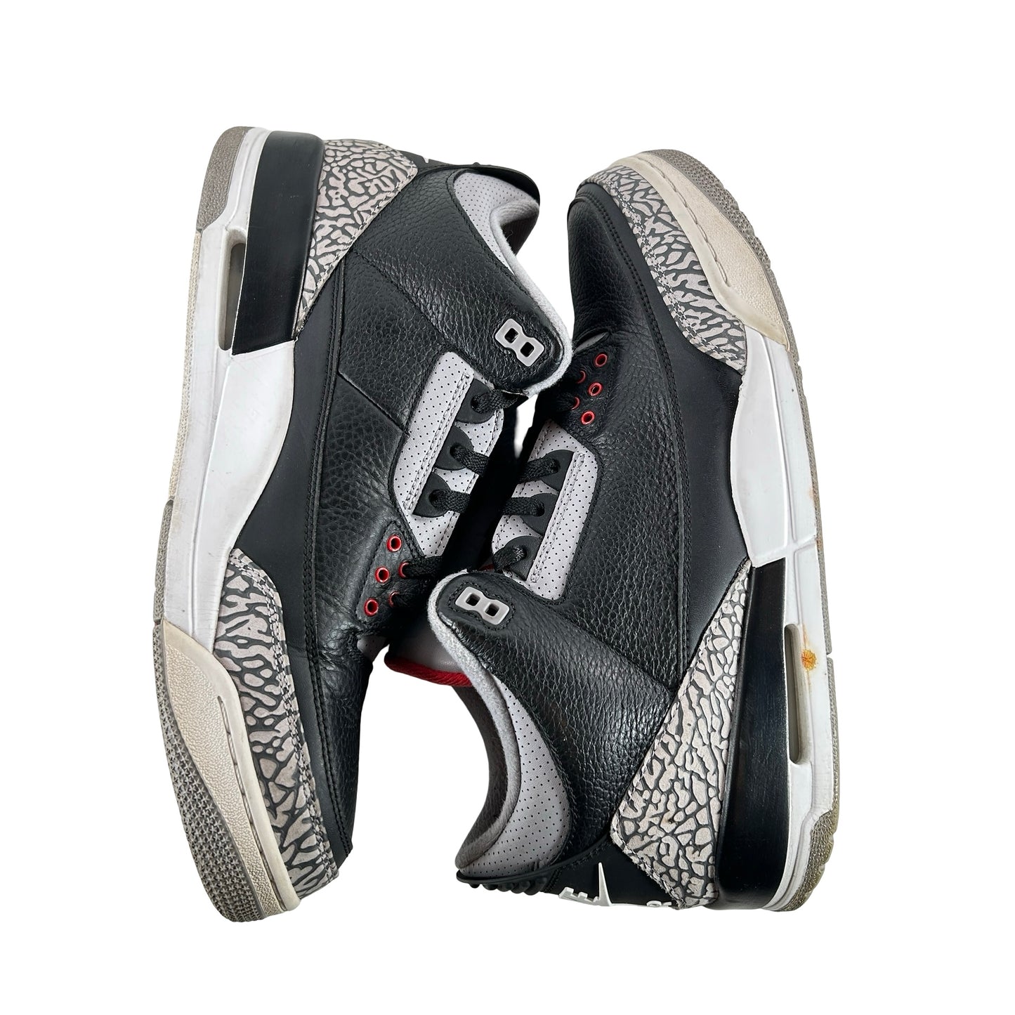 854262 001 Jordan 3 Black Cement 2018 [USED] - 13 M (Used2)