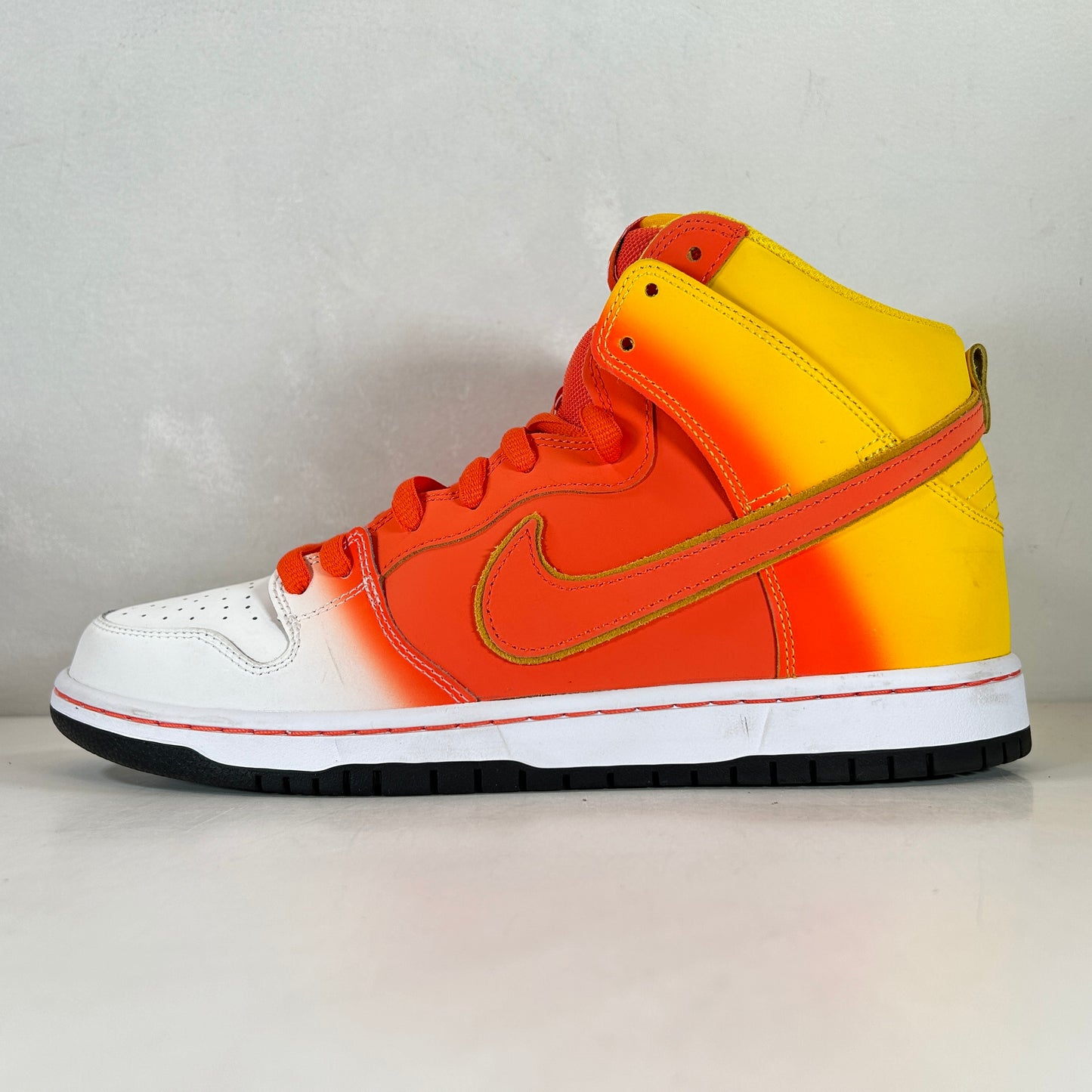 FN5107 700 Nike SB Dunk High Sweet Tooth Candy Corn [USED] - 11.5 M (Used)