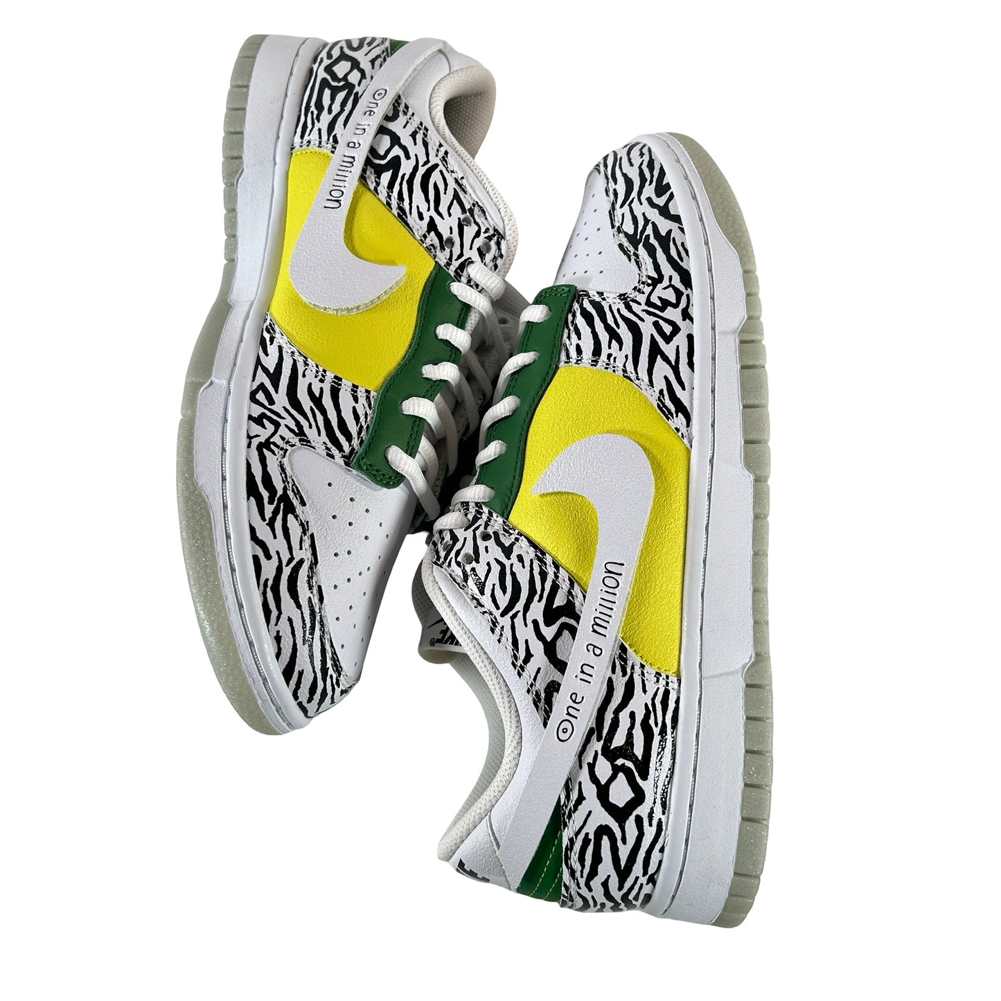DR7305 100 Nike Dunk Low Doernbecher Zoe [USED] - 7.5 M (Used)