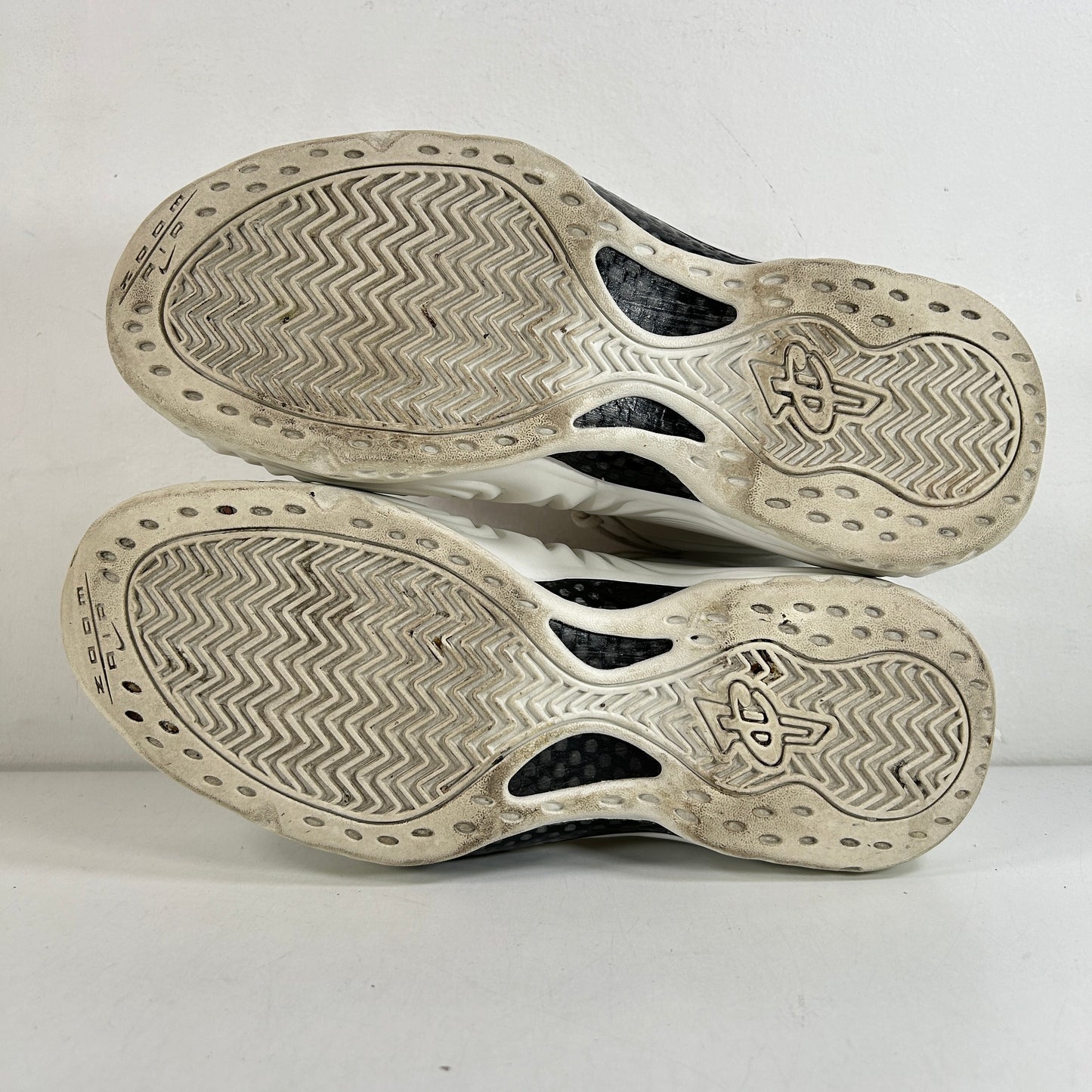 DJ7952 100 Nike Air Foamposite One CDG White [USED] - 10.5 M (Used)