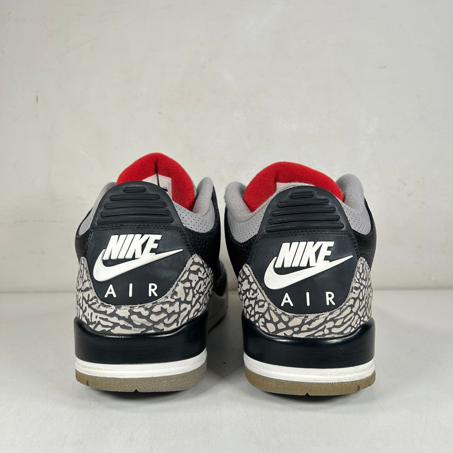 854262 001 Jordan 3 Black Cement 2018 [USED] - 11 M (Used) (No Box2)