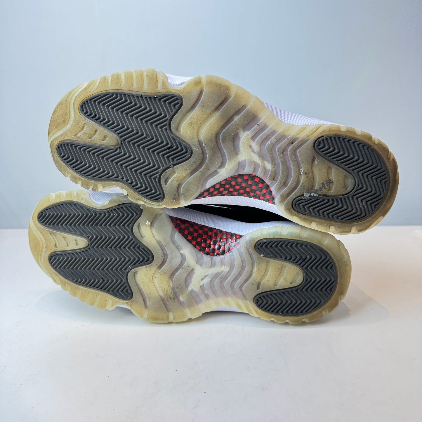 AV2187 001 Jordan 11 Retro Bajo 72-10
