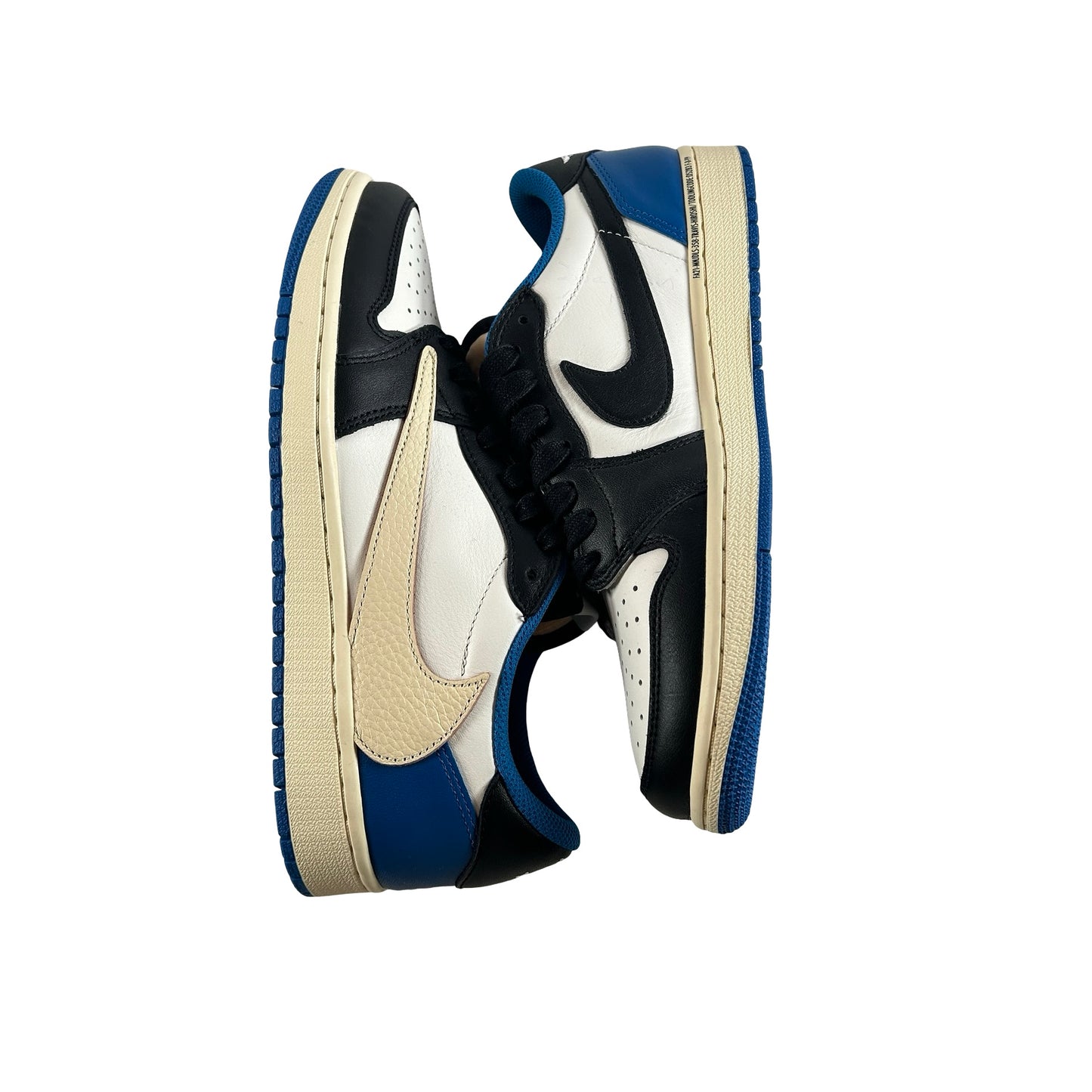 DM7866 140 Jordan 1 Low Fragment x Travis Scott [CONDITIONAL] - 9 M (Lettering inside right shoe peeling)