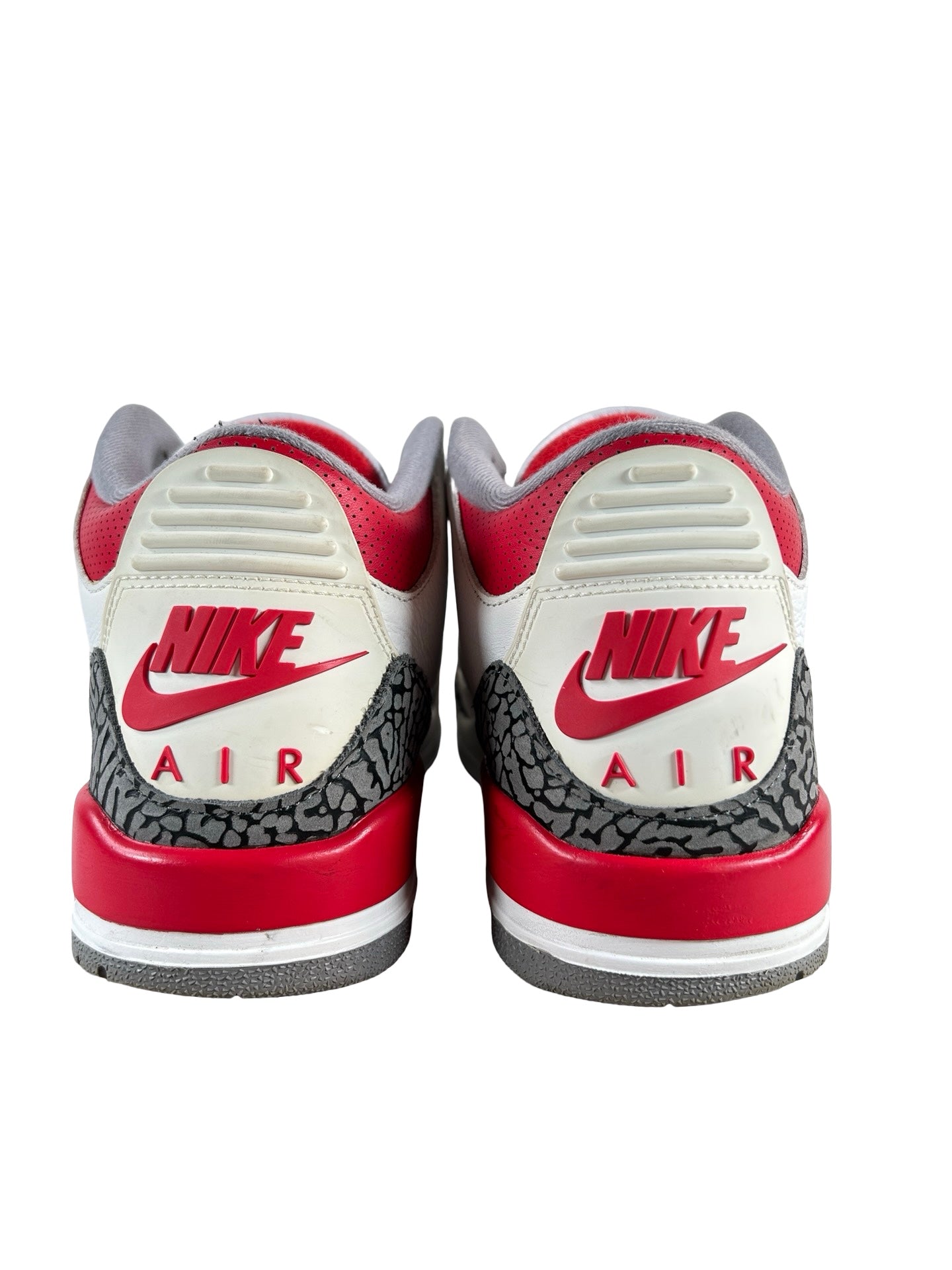 DN3707 160 Jordan 3 Retro Fire Red (2022) [USED] - 10.5 M (Used10)