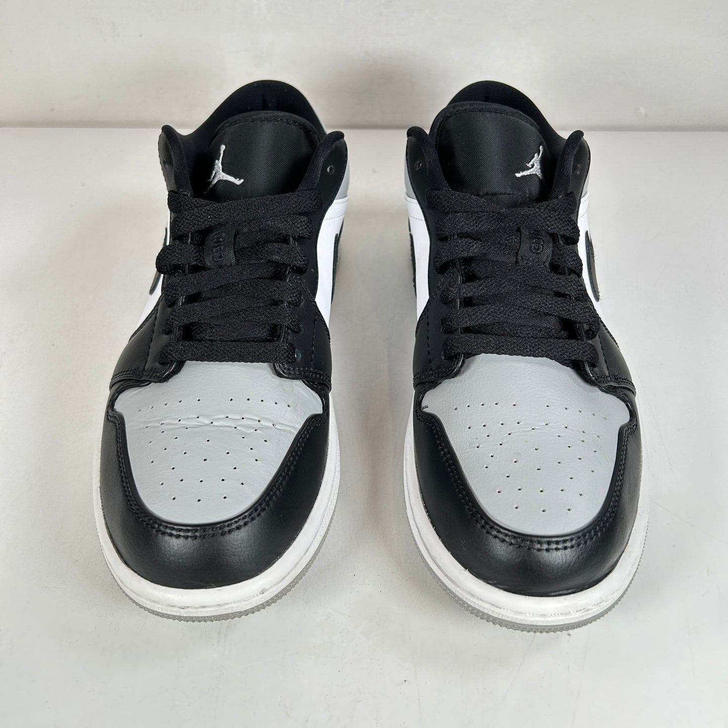 553558 052 Jordan 1 Low Shadow Toe [USED] - 8.5 M (Used)
