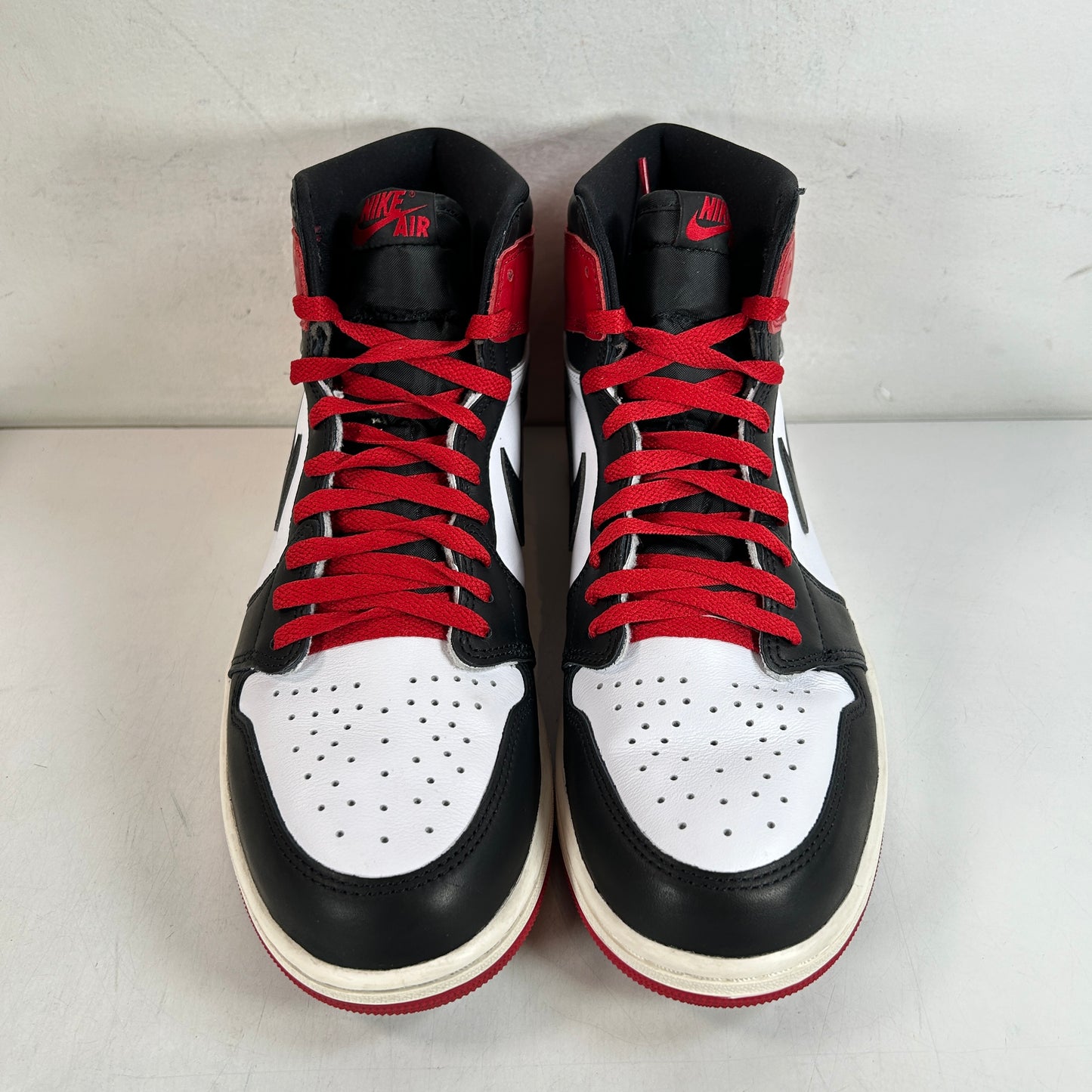 DZ5485 106 Air Jordan 1 High OG Black Toe Reimagined [USED] - 11 M (Used)